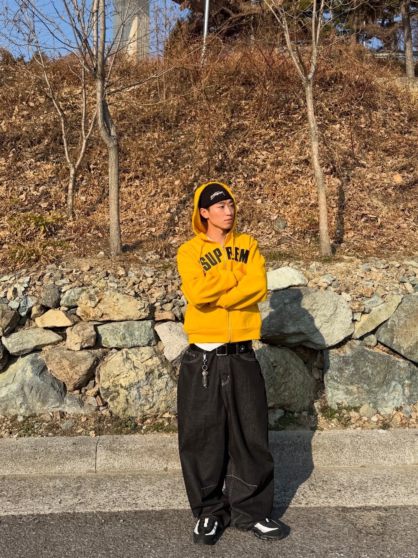 Stussy Skullcap Chain Stitch Rolled Edge Black, Supreme Arc Thermal Lined Zip Up Hooded Sweatshirt Bright Gold - 25FW 착용 스타일 - 6