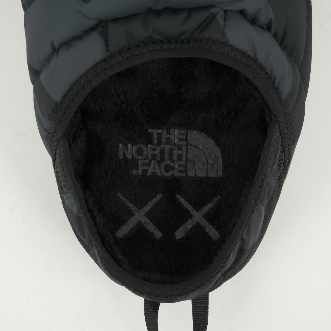 노스페이스 x 카우스 써모볼 트랙션 뮬 VP 블랙 프린트 - 22FW(The North Face x Kaws Thermoball Traction Mule VP Black Print - 22FW) - 8