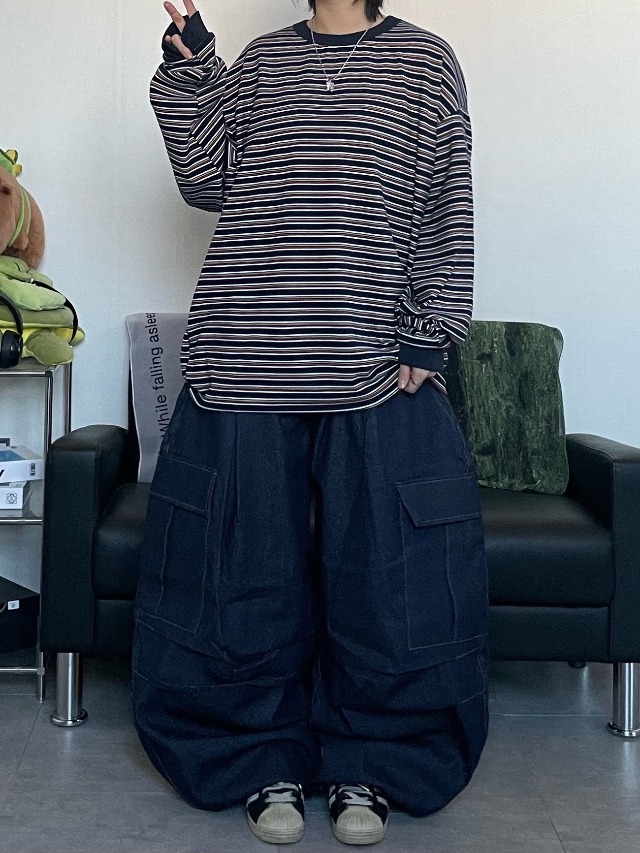 Hello Sunrise Washed HS Arch Logo 6Panel Cap Navy & Orange 착용 스타일 - 6