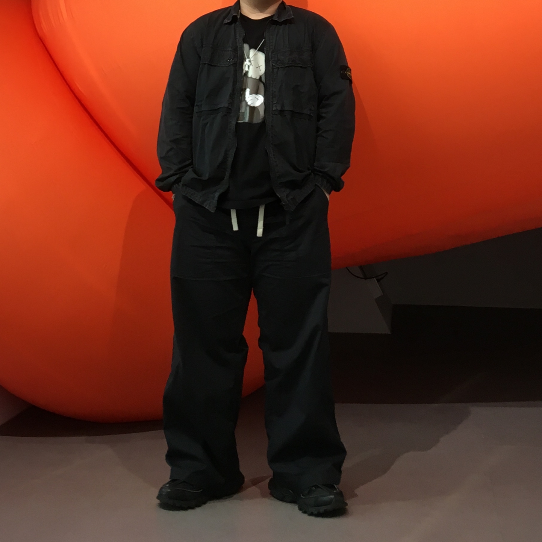 Moncler x Palm Angels Gwenyth Padded Vest Black - 24FW, Stone Island 102WN Brushed Organic Cotton Overshirt Black - 23FW 착용 스타일 - 3