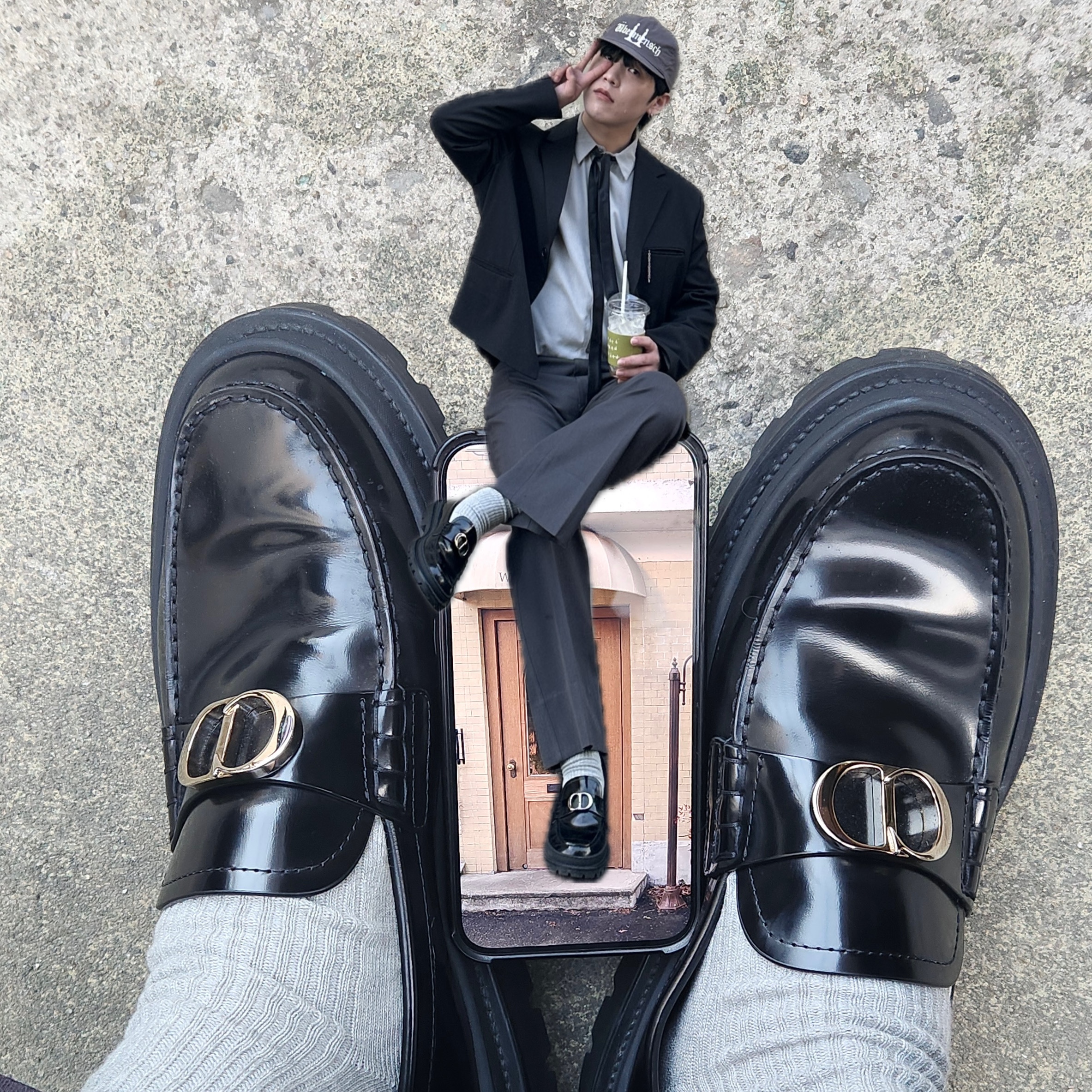 G-DRAGON Ubermensch Cap Charcoal, Dior Explorer Loafer Smooth Calfskin Black 착용 스타일 - 1