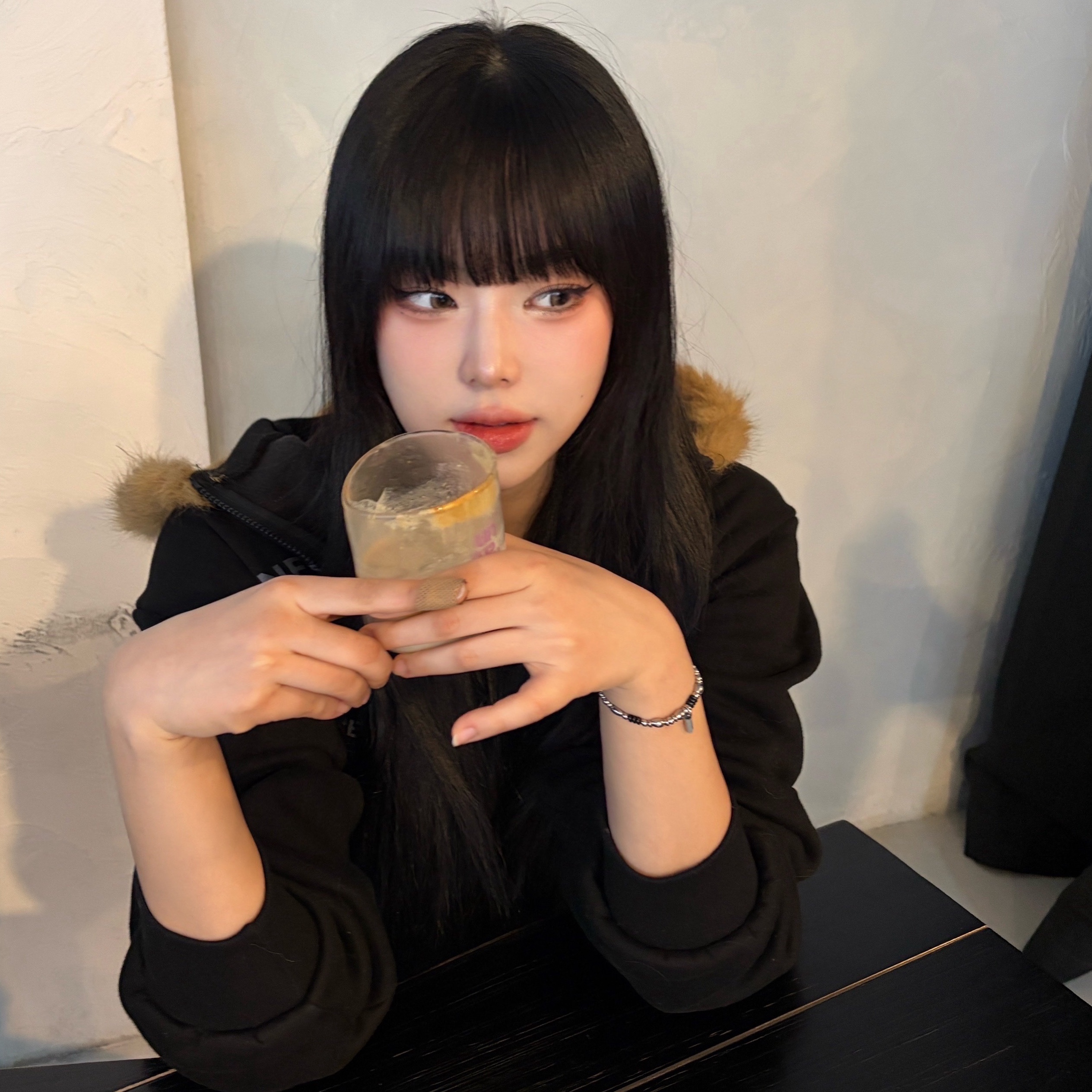 Riomeu Silver Orbit Bracelete 착용 스타일 - 1