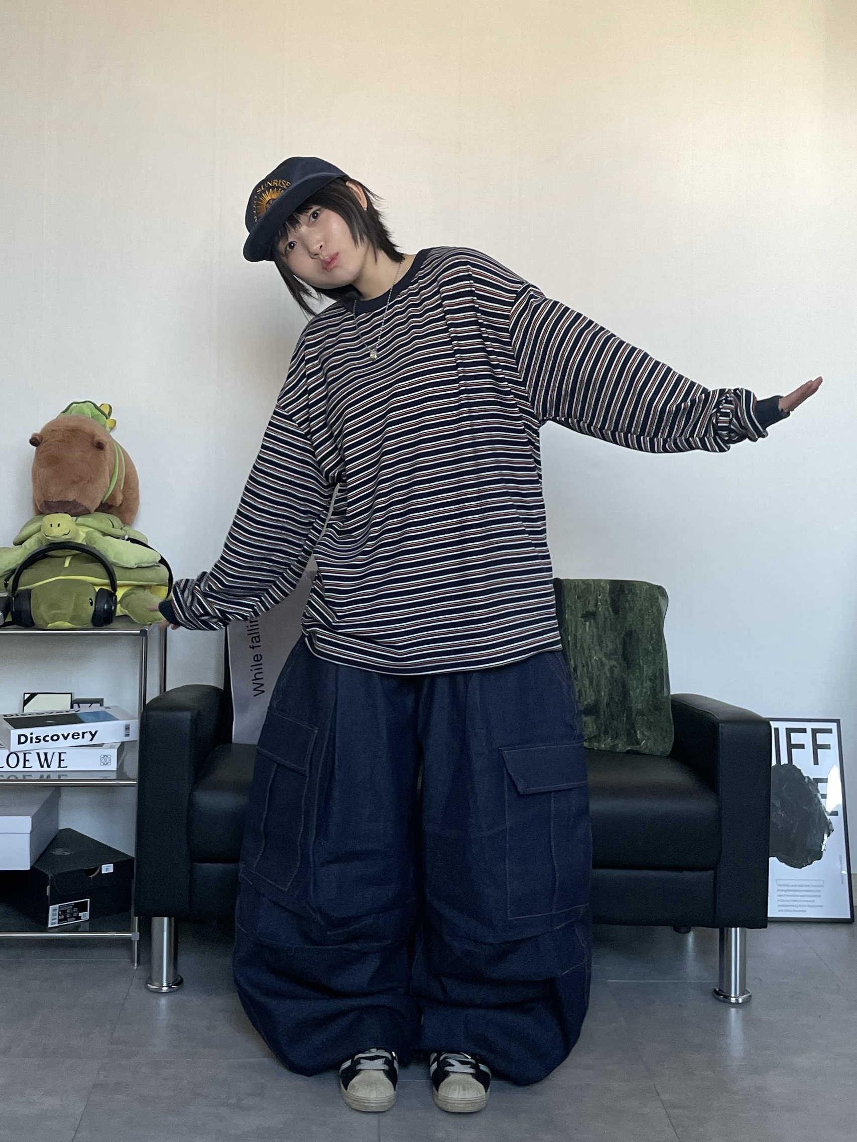 Hello Sunrise Washed HS Arch Logo 6Panel Cap Navy & Orange 착용 스타일 - 5