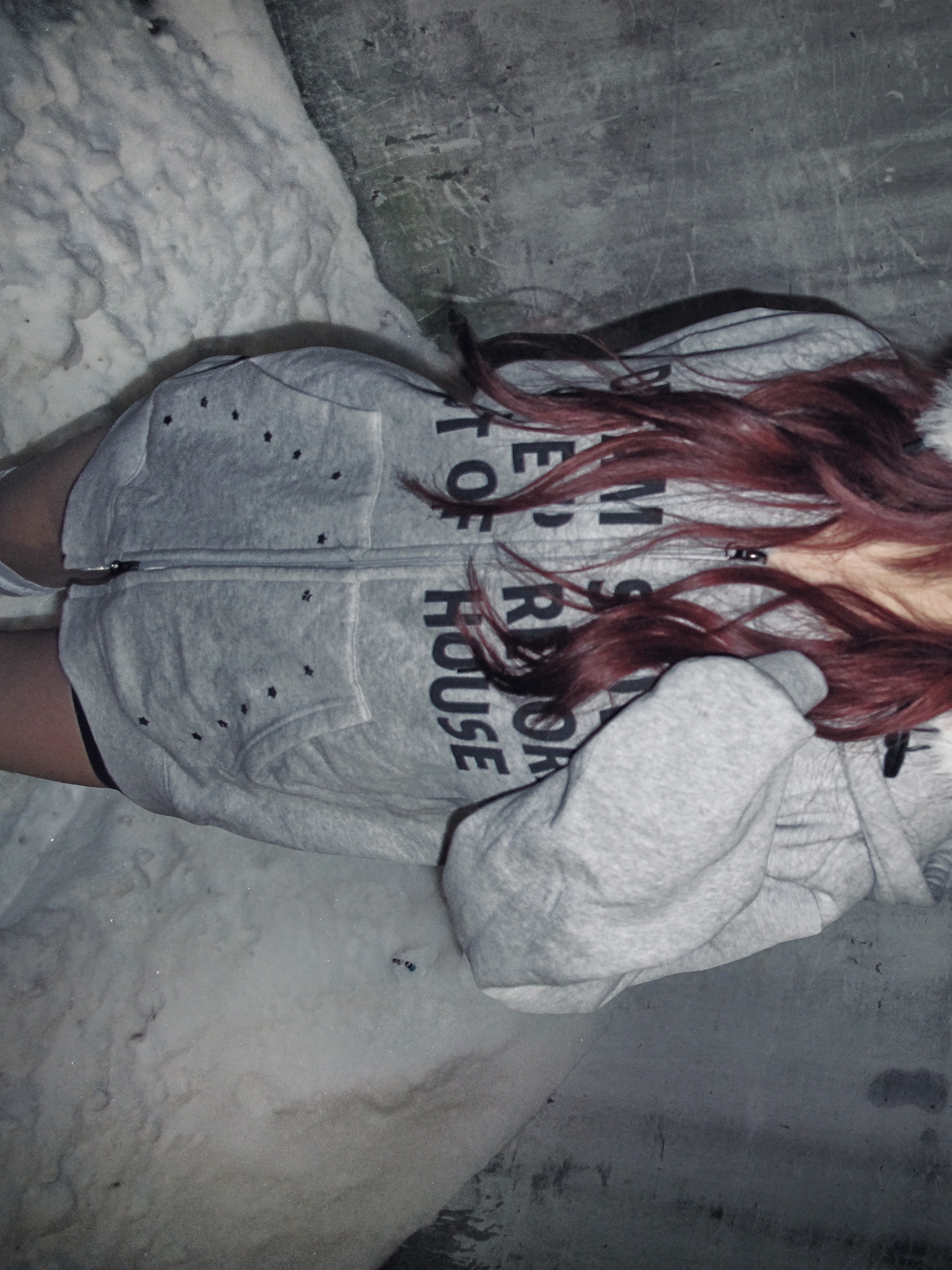 SLOW RECORD HOUSE Typo Star Hood Zip-Up Grey 착용 스타일 - 8