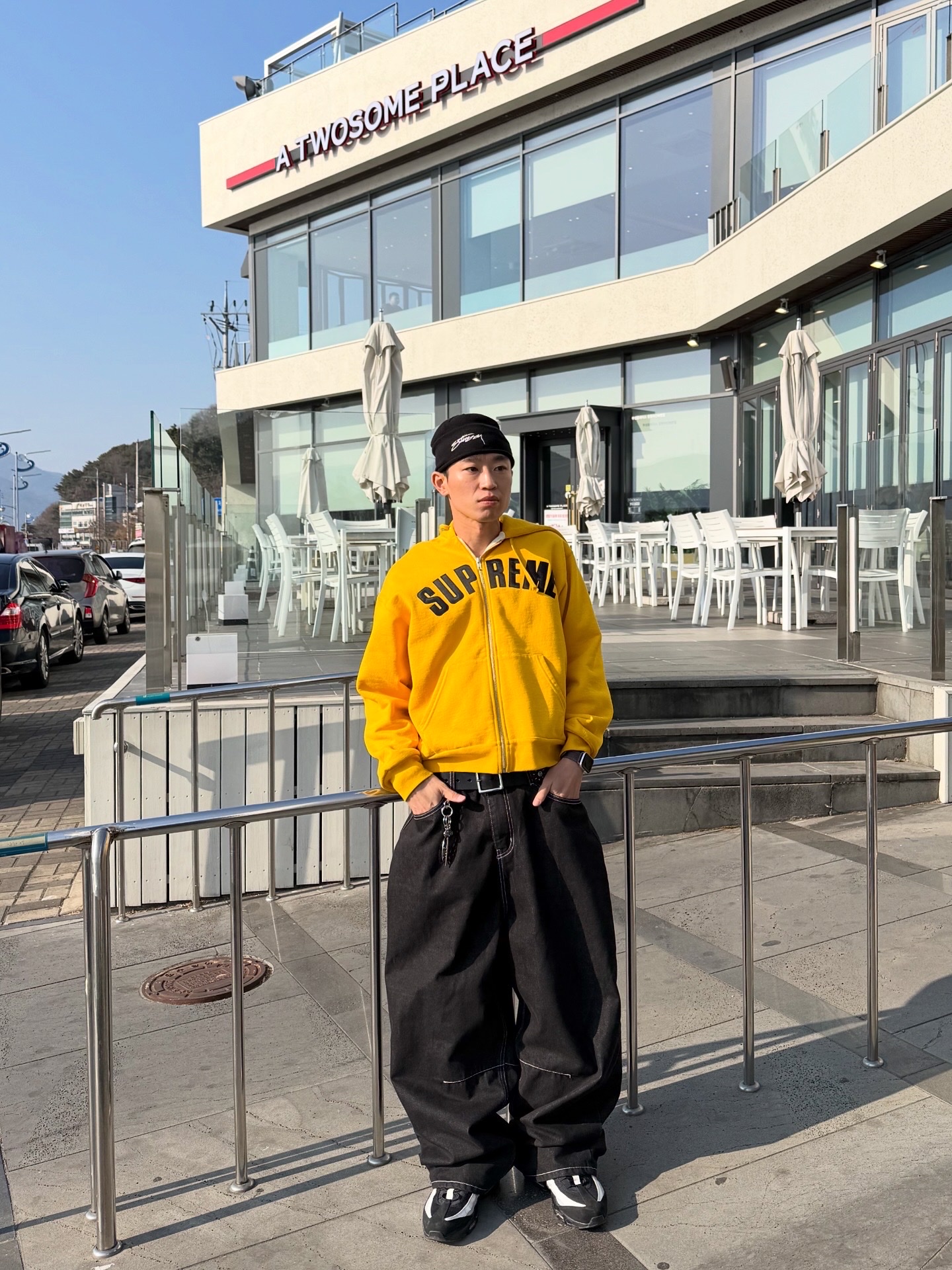 Stussy Skullcap Chain Stitch Rolled Edge Black, Supreme Arc Thermal Lined Zip Up Hooded Sweatshirt Bright Gold - 25FW 착용 스타일 - 5