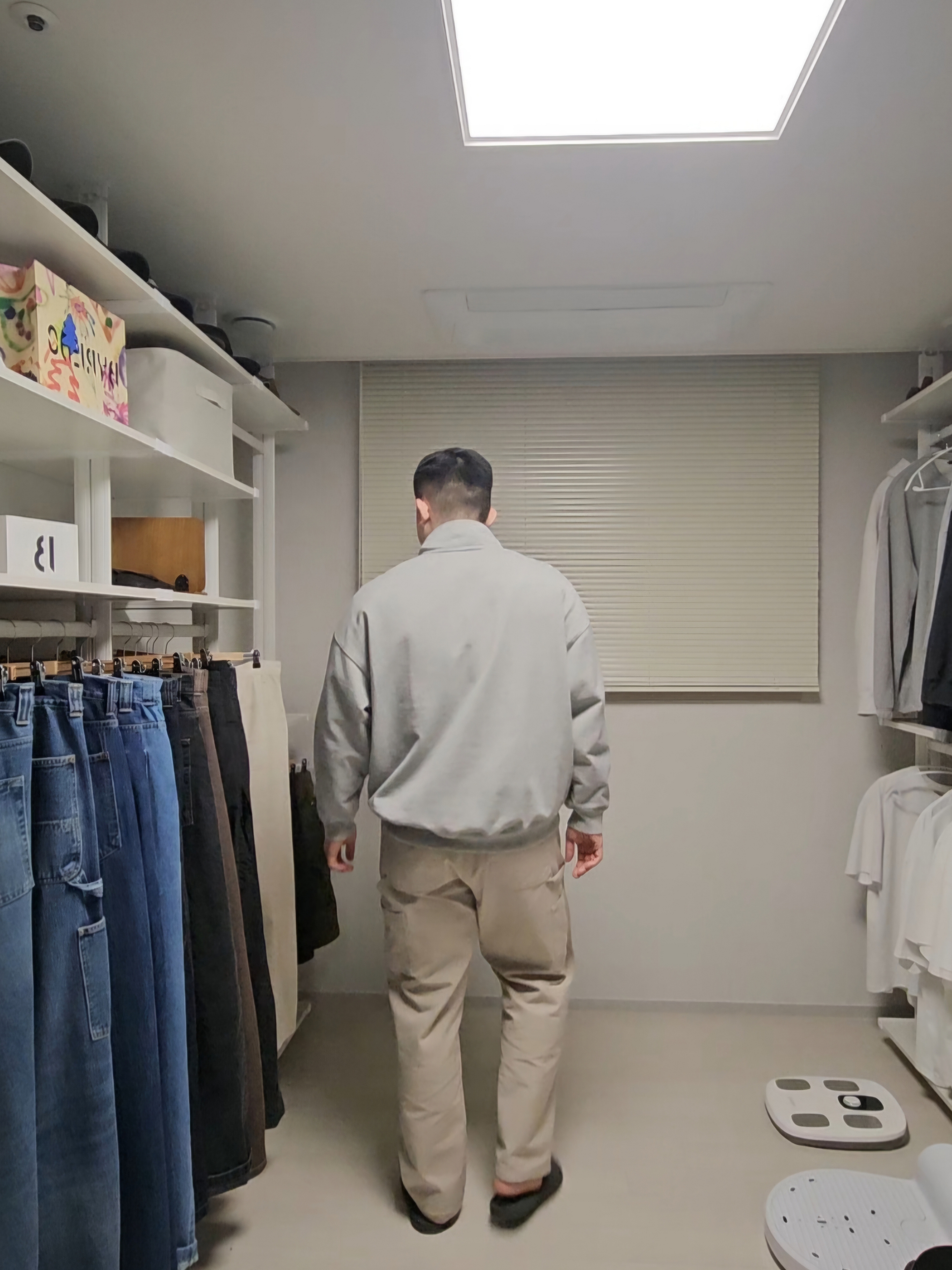 Nanamica Gore-Tex Down Coat Black, New Balance 990v1 Made in USA Grey White 착용 스타일 - 2