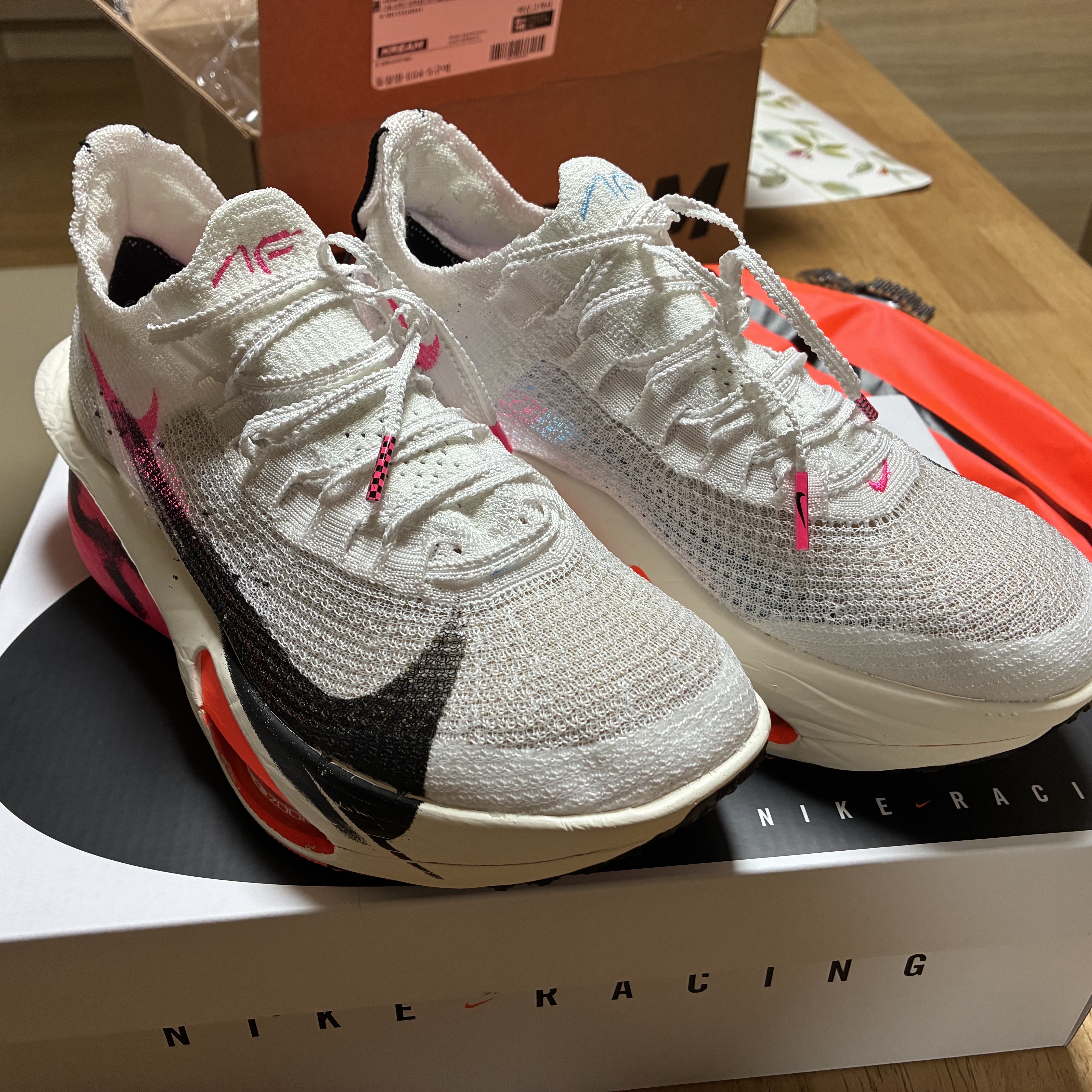 Nike Air Zoom Alphafly Next% 3 White Soft Pearl 착용 스타일