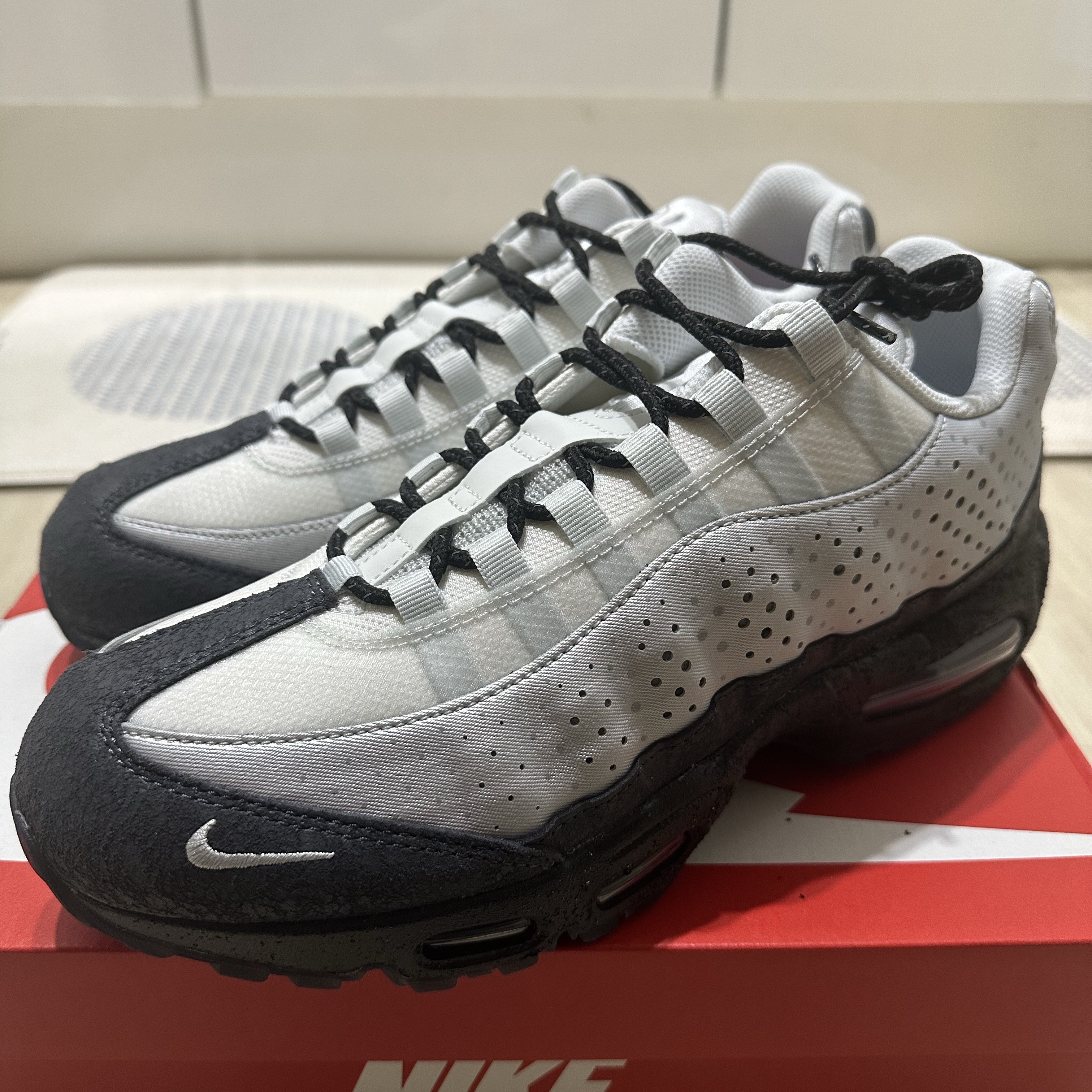 Nike Air Max 95 Big Bubble Seongsu Photon Dust Metallic Silver 착용 스타일 - 2