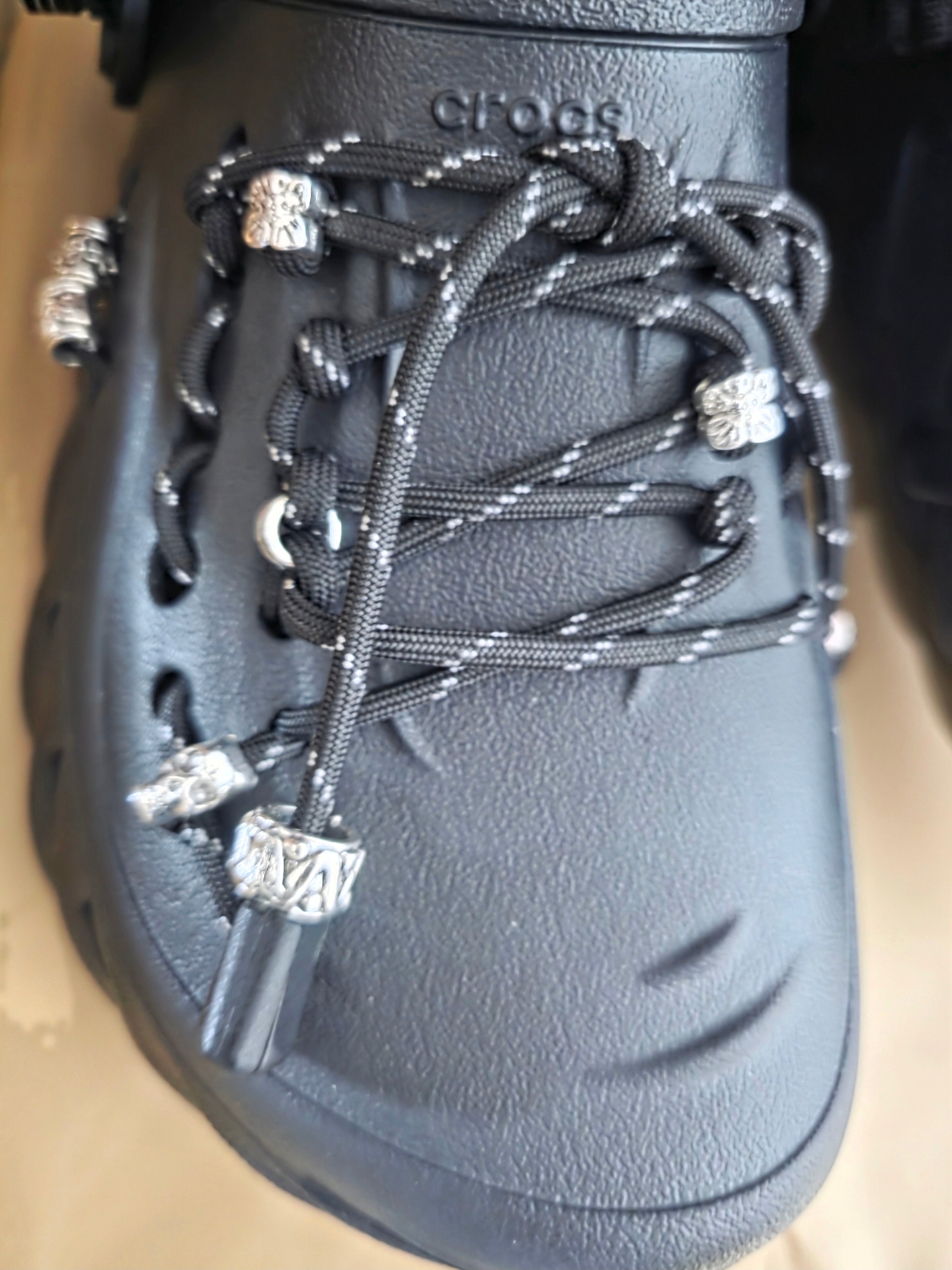 Crocs Echo Clog Black, Palace Cordura Duck Canvas Jean Onyx - 24FW 착용 스타일 - 4