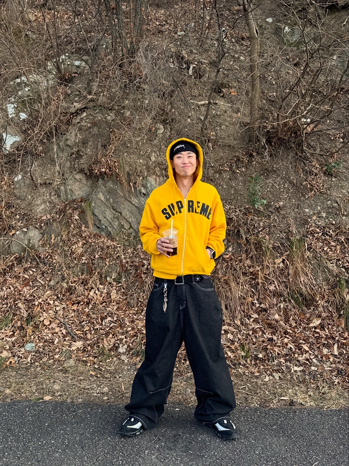 Stussy Skullcap Chain Stitch Rolled Edge Black, Supreme Arc Thermal Lined Zip Up Hooded Sweatshirt Bright Gold - 25FW 착용 스타일 - 7