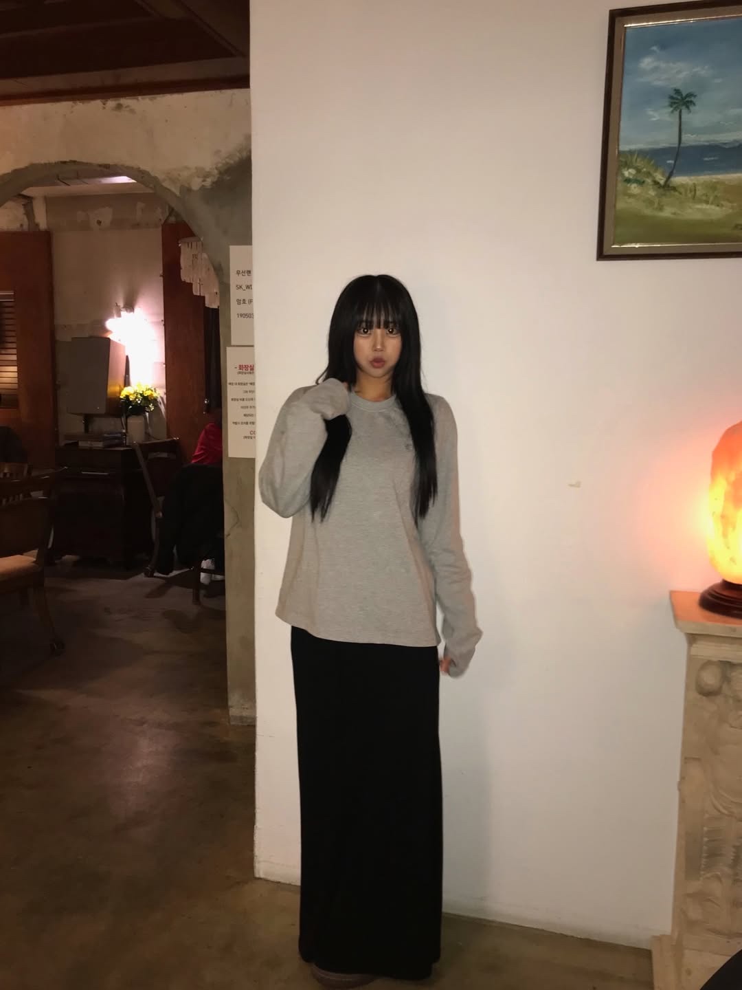 SLOW RECORD HOUSE Fingerhole Crop Long Sleeve Gray 착용 스타일 - 5