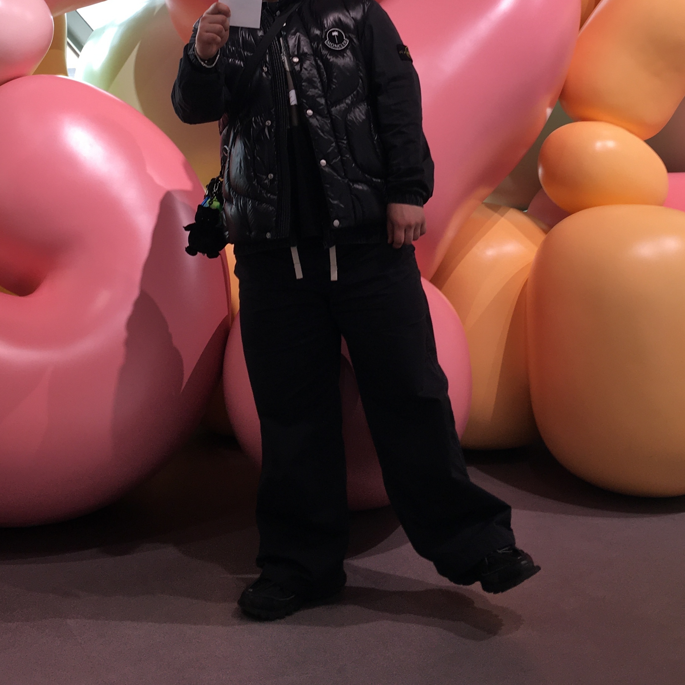 Moncler x Palm Angels Gwenyth Padded Vest Black - 24FW, Stone Island 102WN Brushed Organic Cotton Overshirt Black - 23FW 착용 스타일 - 2