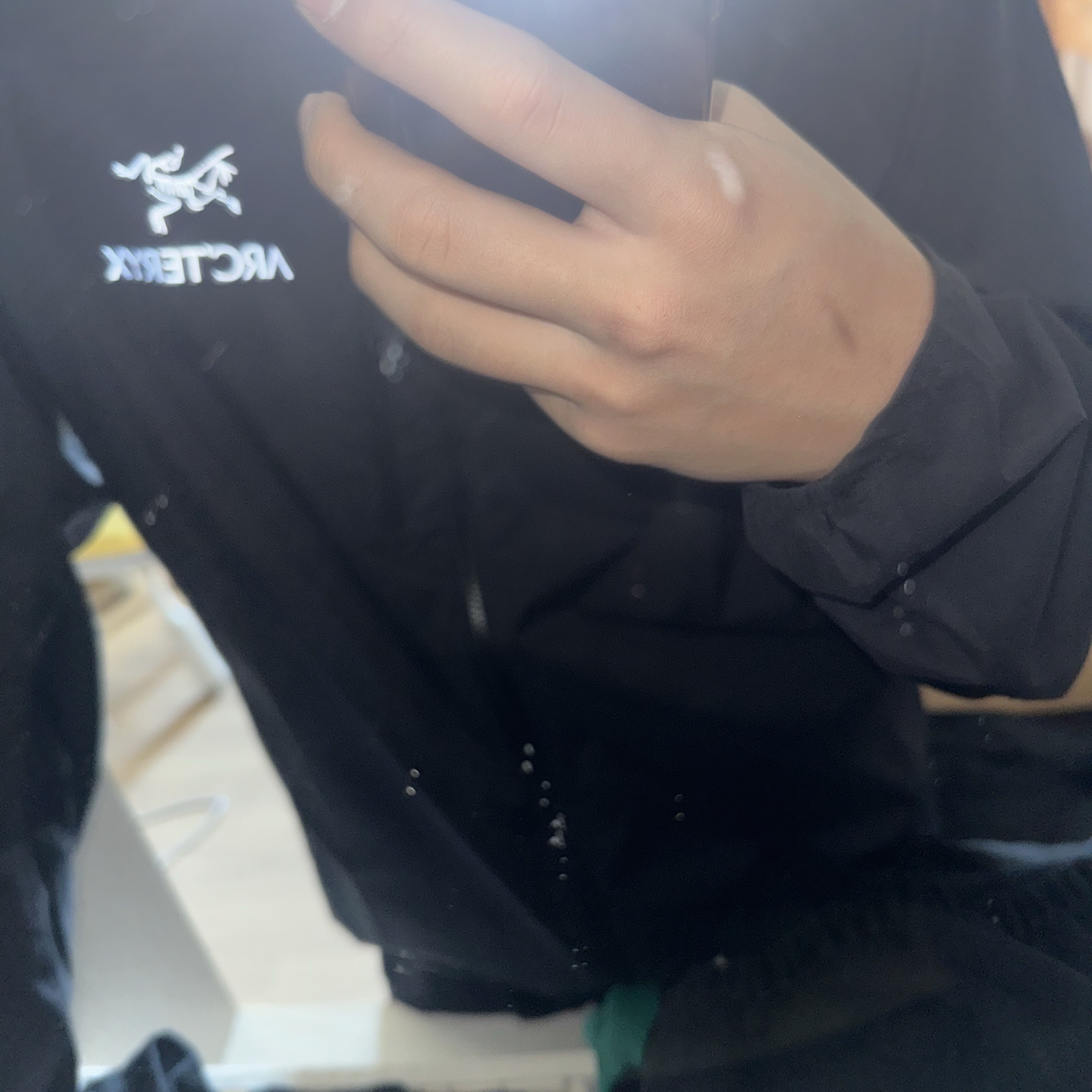 Arc'teryx Squamish Hoody Black 착용 스타일