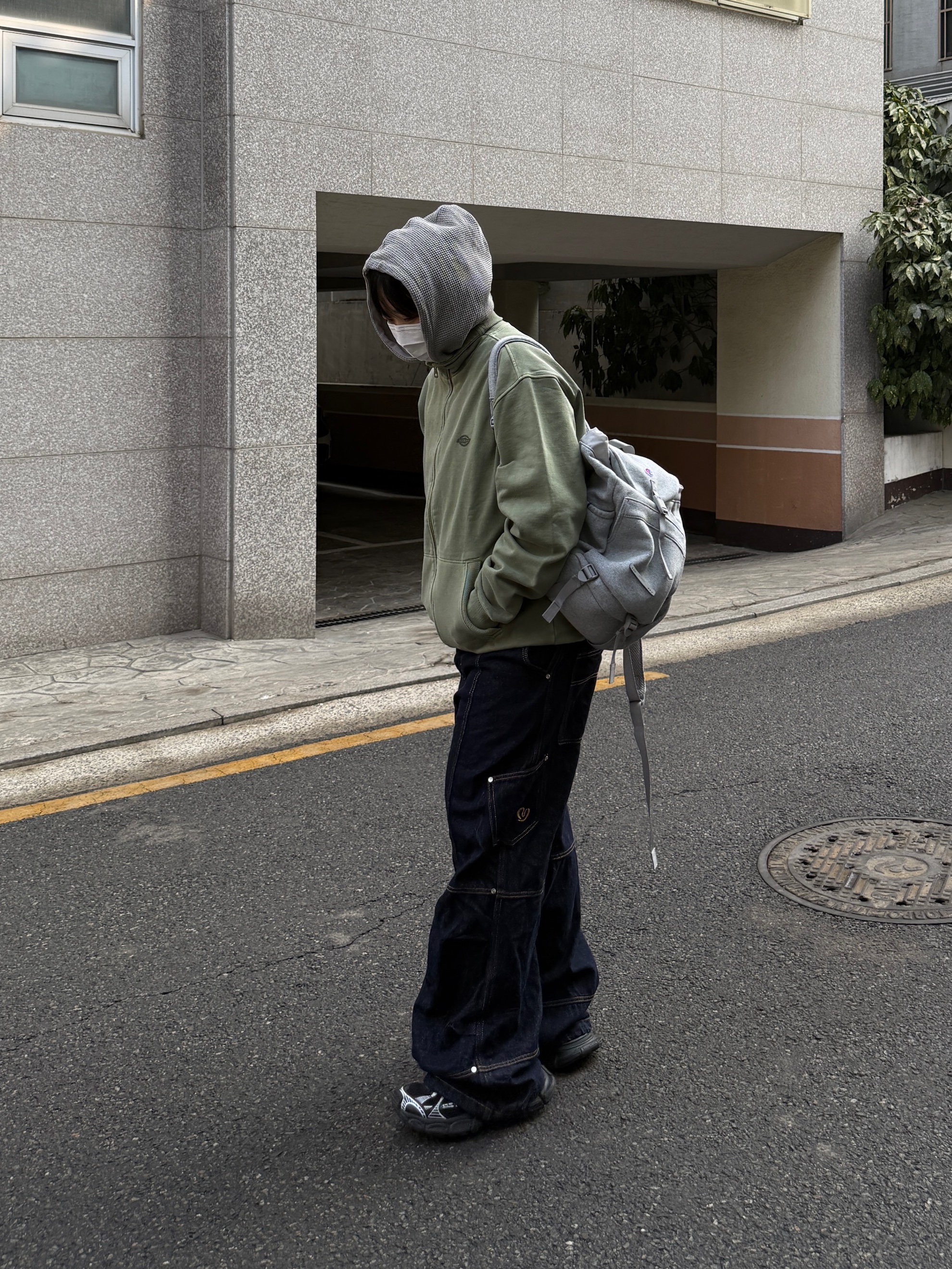 Xlim EP.8 01 Hoodie Light Gray, Balenciaga 3XL Sneakers Black White 착용 스타일 - 1