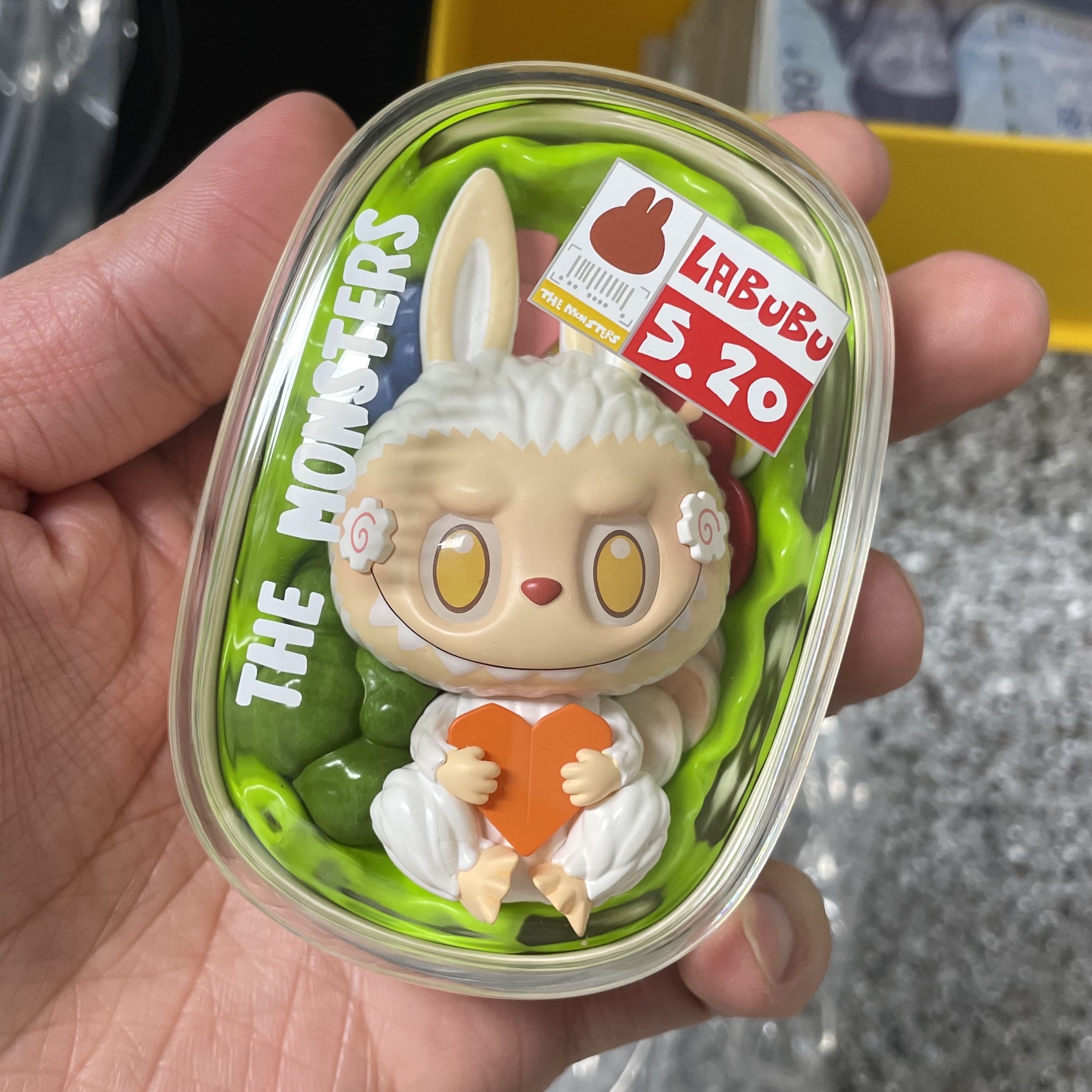 Pop Mart Labubu The Monsters Wacky Mart Series Figures Salad (Opened Case) 착용 스타일