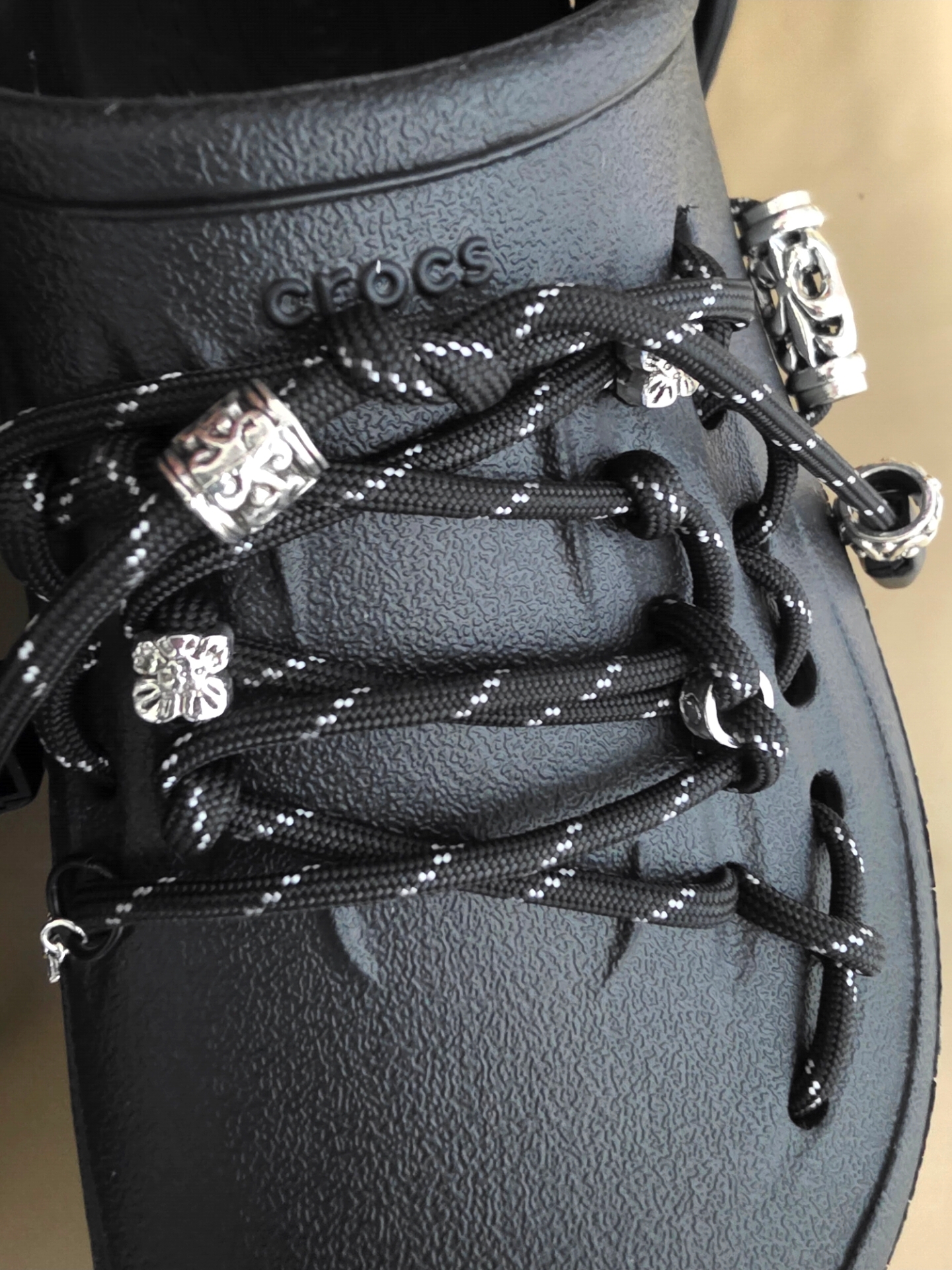 Crocs Echo Clog Black, Palace Cordura Duck Canvas Jean Onyx - 24FW 착용 스타일 - 5