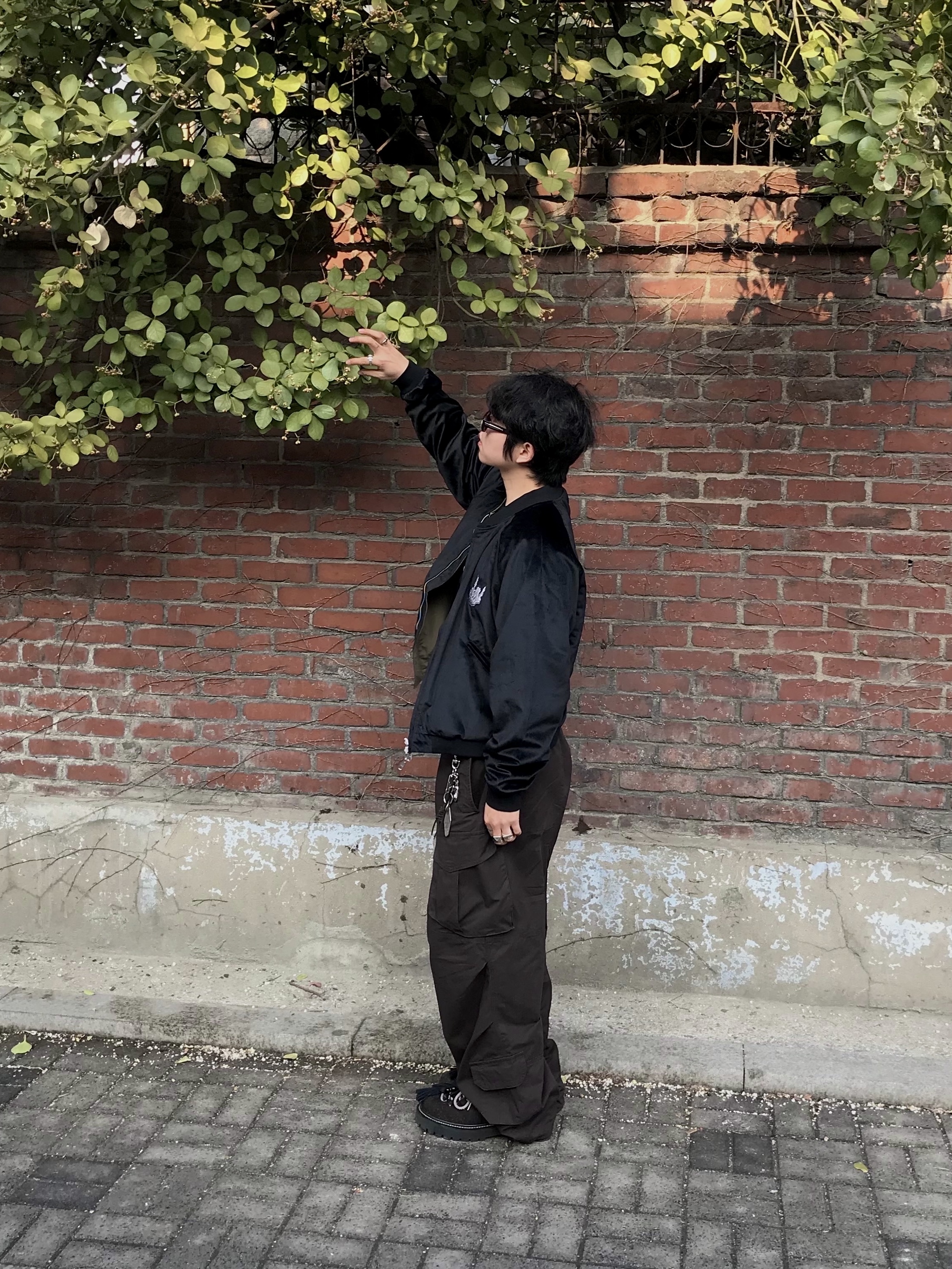 Flavorism VTG Washed Cargo Pants Washed Dark Brown, Libertiworko Librta Black 착용 스타일 - 4