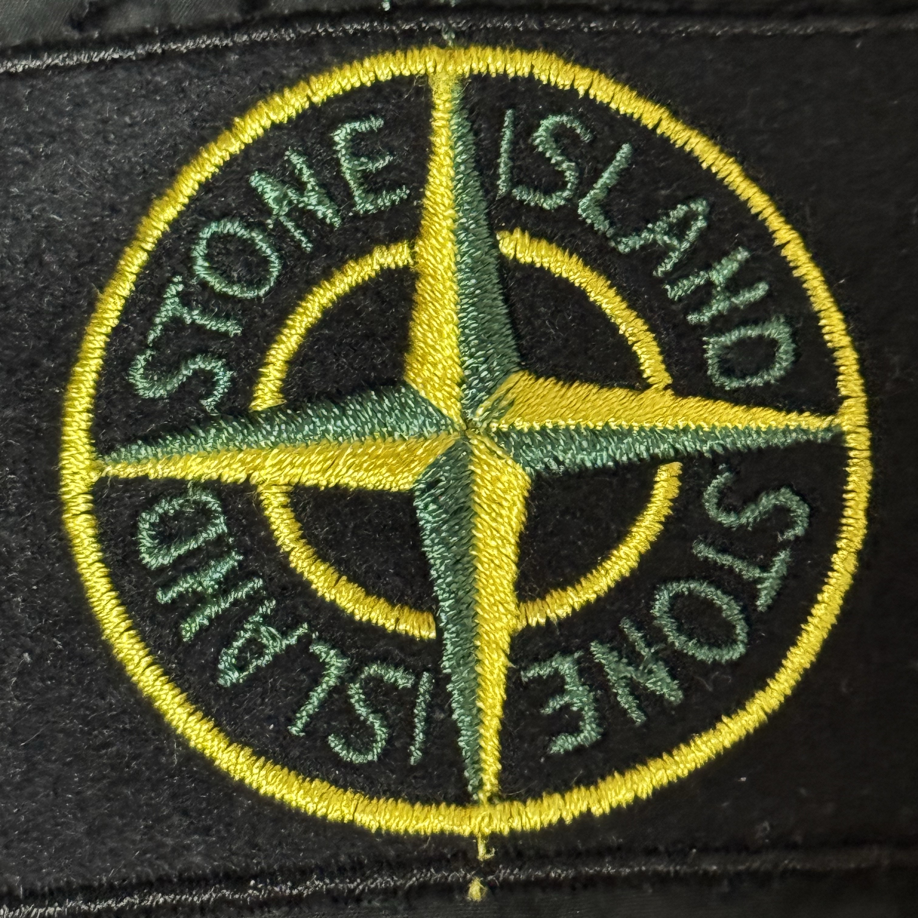Stone Island 4100010 Crinkle Reps NY Recycled Nylon Down Jacket with Wind Resistant Black - 25FW 착용 스타일 - 2