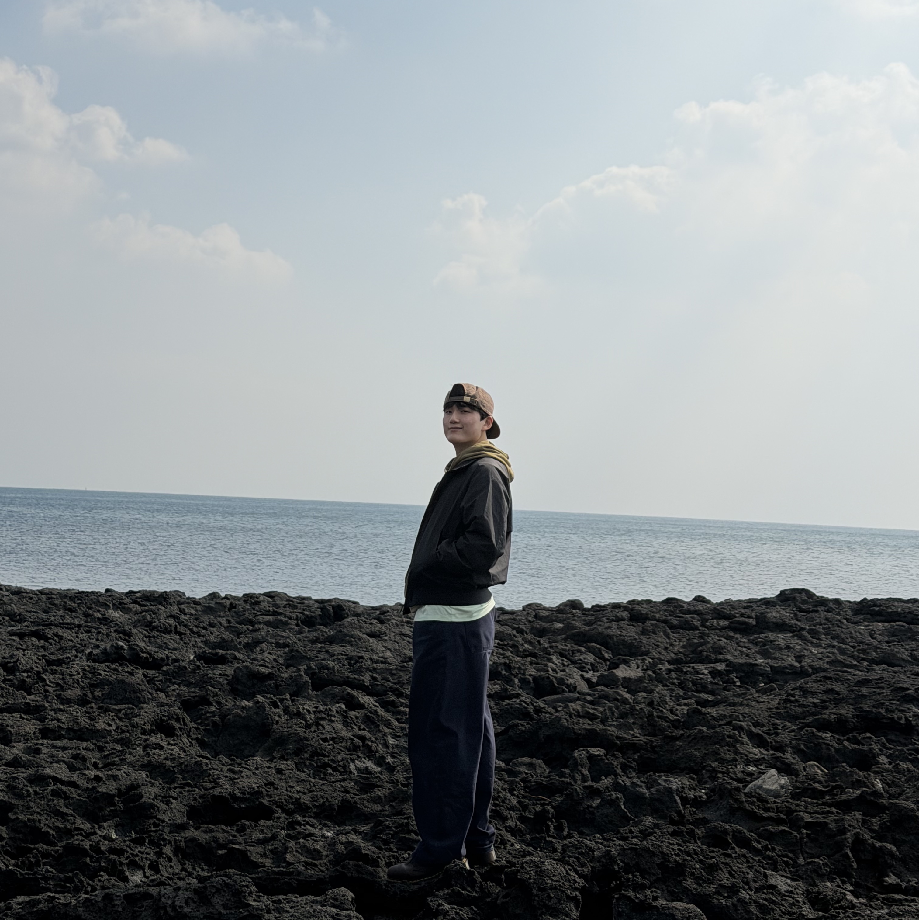 Dr. Martens 1461 Crazy Horse Dark Brown, My Name is Peter 6-Panel Peter Cap Charcoal 착용 스타일 - 3
