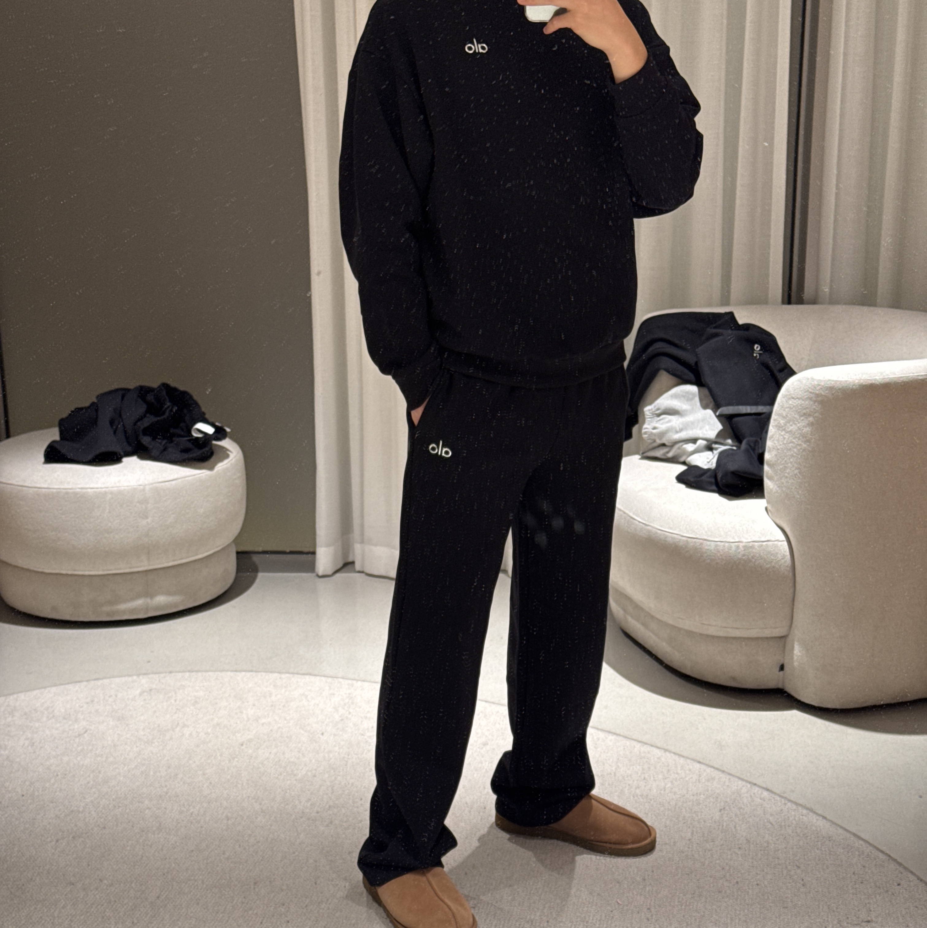 UGG Tasman II Slipper Chestnut, (W) Alo Yoga Accolade Straight Leg Sweatpant Black 착용 스타일 - 1