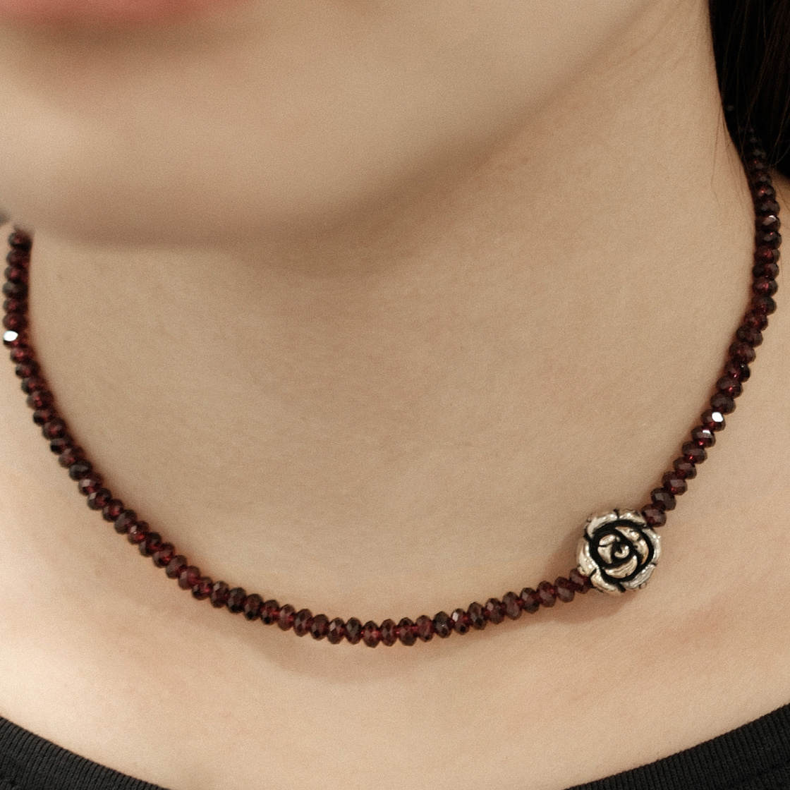 티스 가넷 로즈 네클리스(Teeth Garnet Rose Necklace) - 2