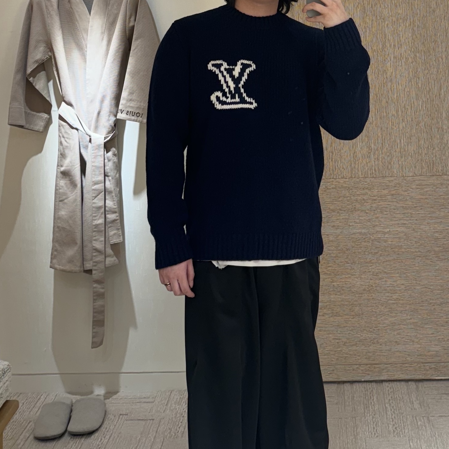 Louis Vuitton LV Intarsia Crewneck Knit Navy 착용 스타일