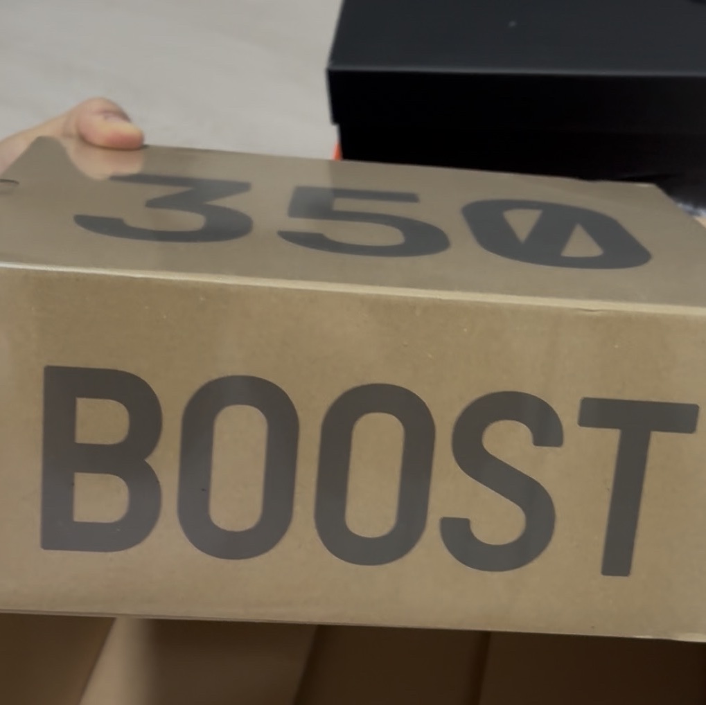 Adidas Yeezy Boost 350 V2 Beluga - Reflective 착용 스타일