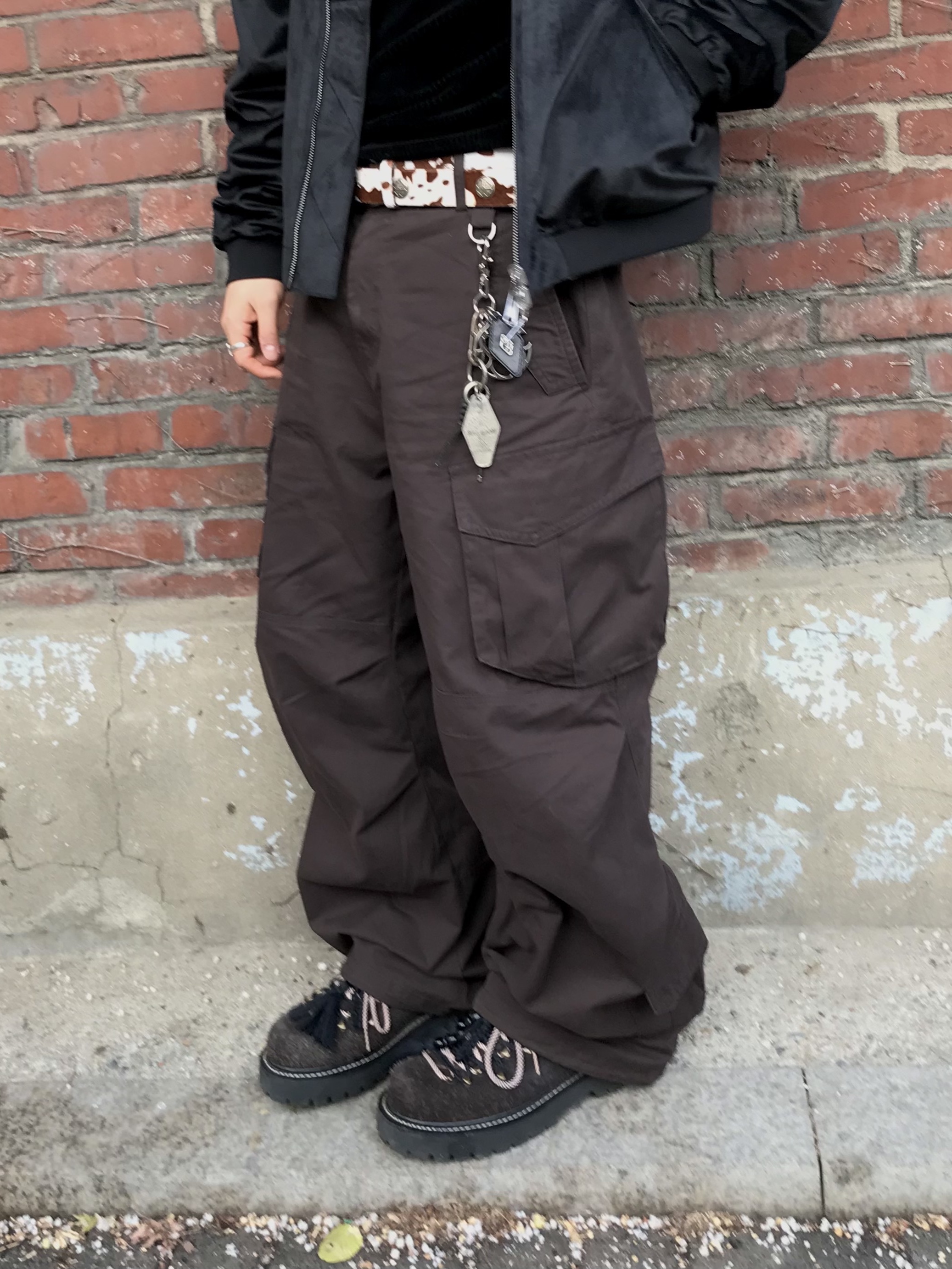 Flavorism VTG Washed Cargo Pants Washed Dark Brown, Libertiworko Librta Black 착용 스타일 - 9