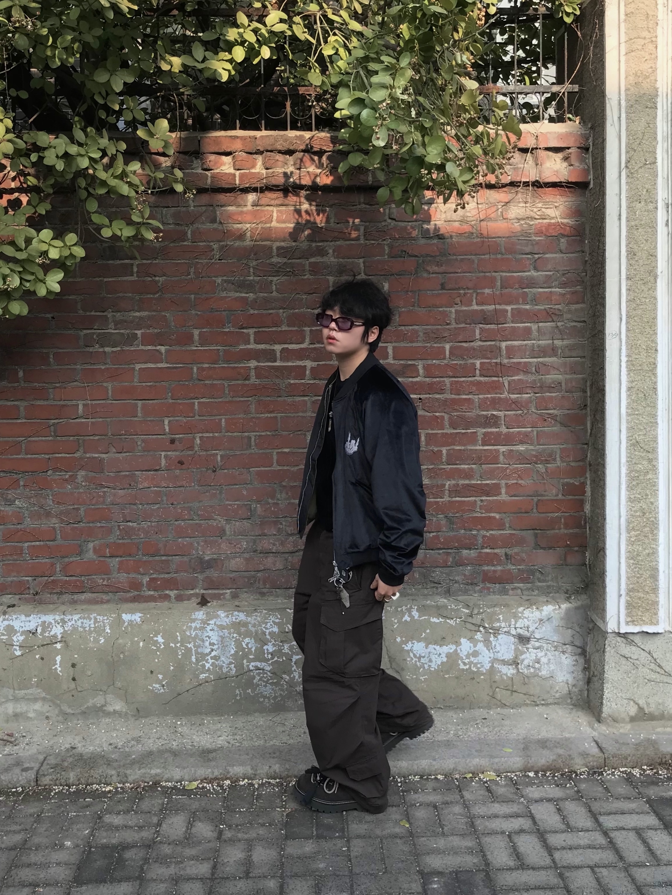 Flavorism VTG Washed Cargo Pants Washed Dark Brown, Libertiworko Librta Black 착용 스타일 - 2