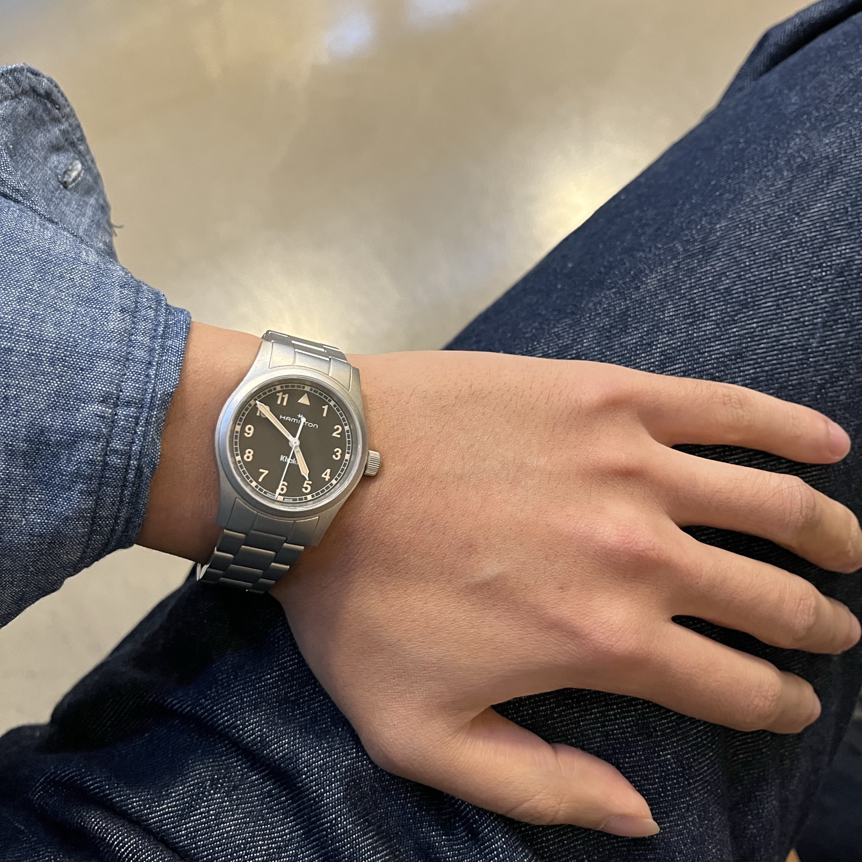 Hamilton Khaki Field Quartz 33mm Stainless Steel Black 착용 스타일