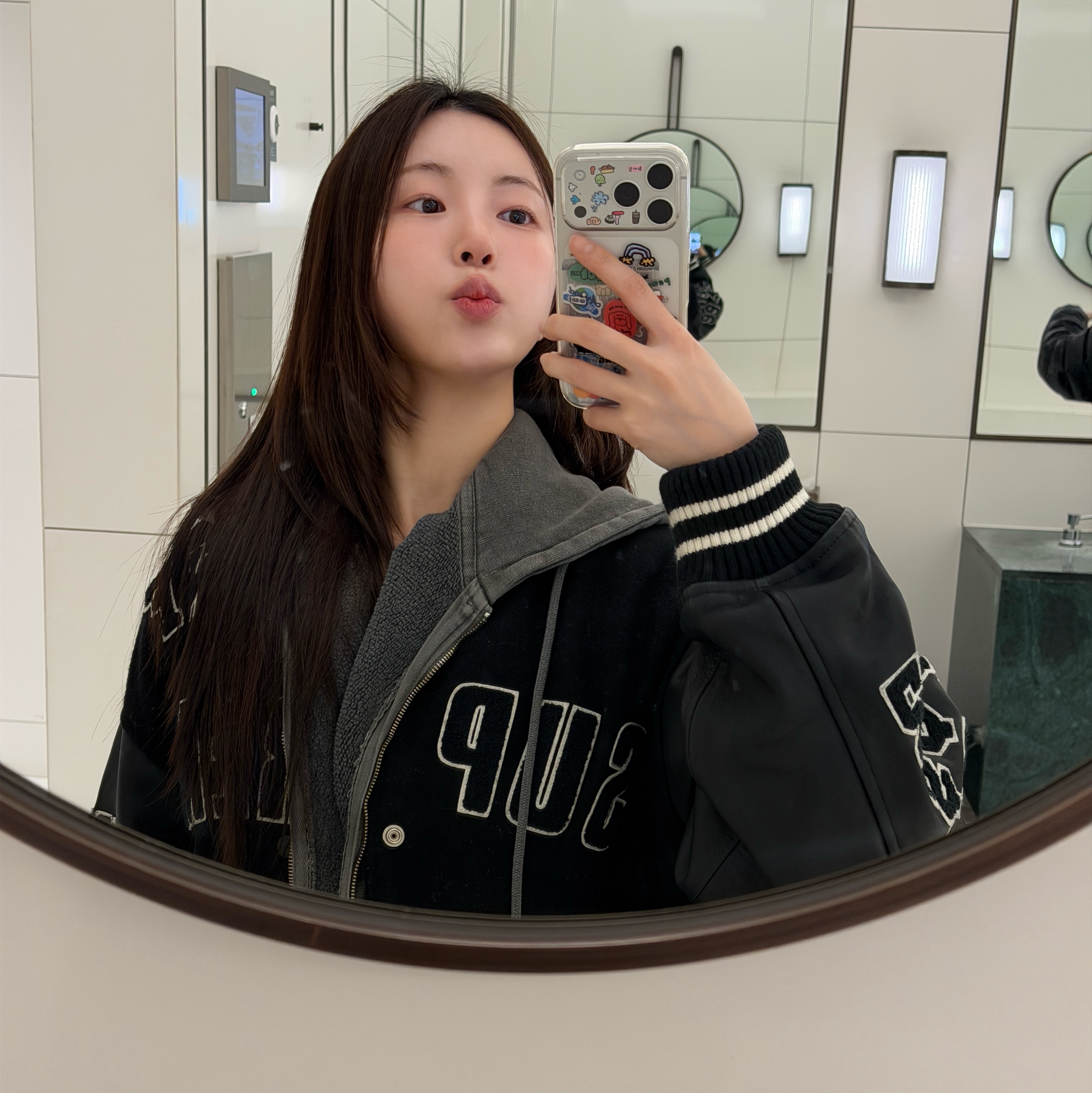 Supreme Praises Varsity Jacket Black - 25SS 착용 스타일 - 2