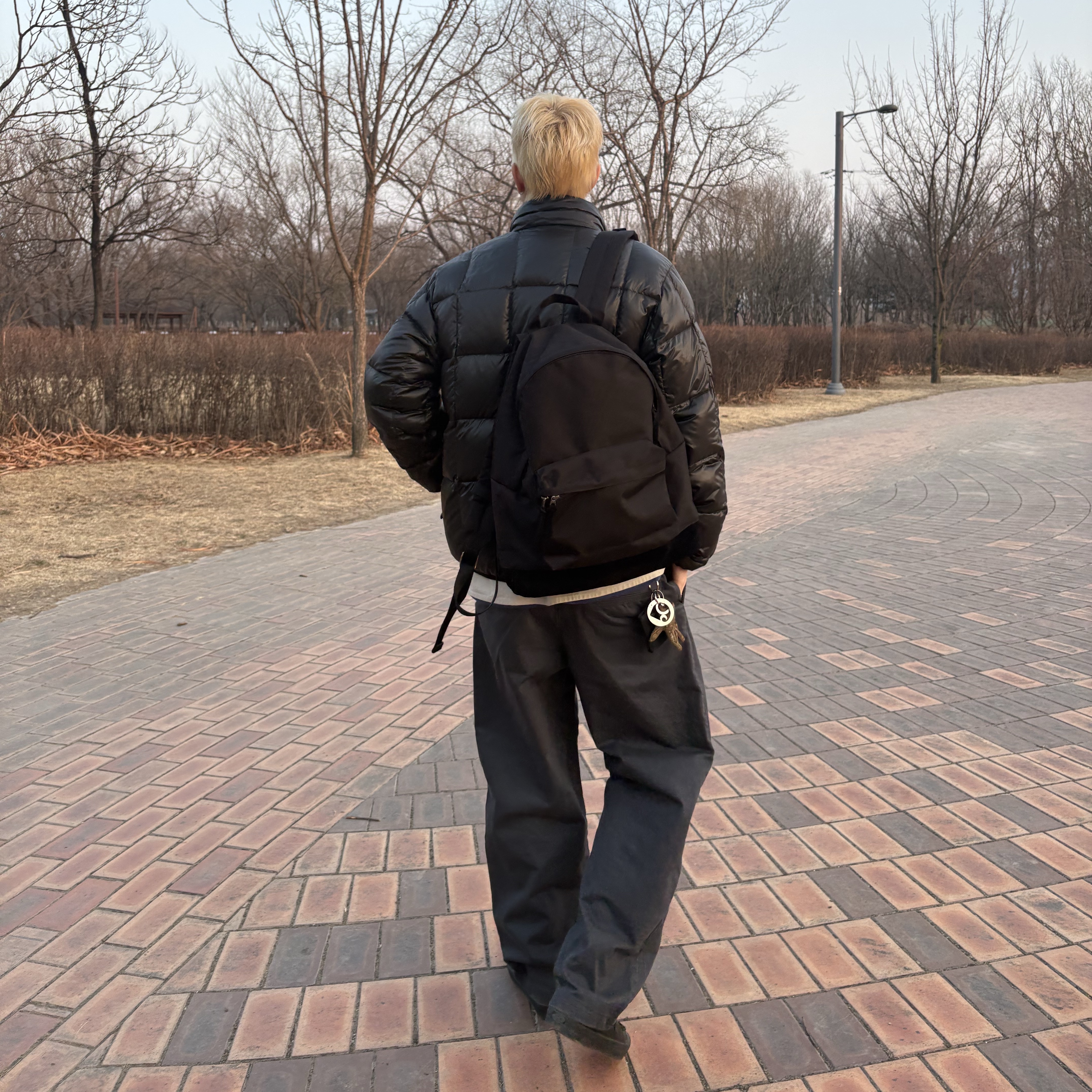 Thisisneverthat Pertex Light Down Jacket Black, Vans Skate Loafer Black 착용 스타일