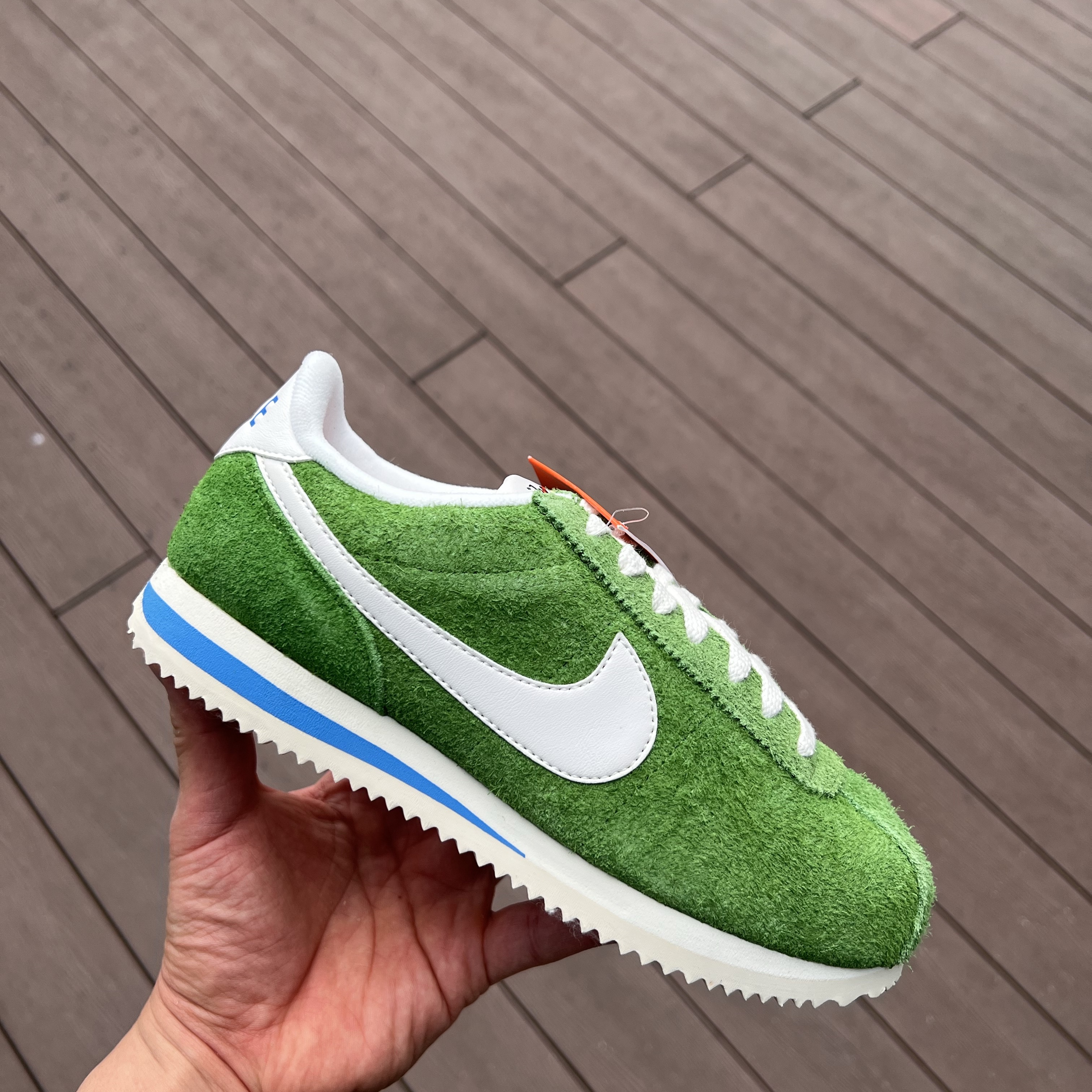 (W) Nike Cortez Vintage Chlorophyll Suede 착용 스타일
