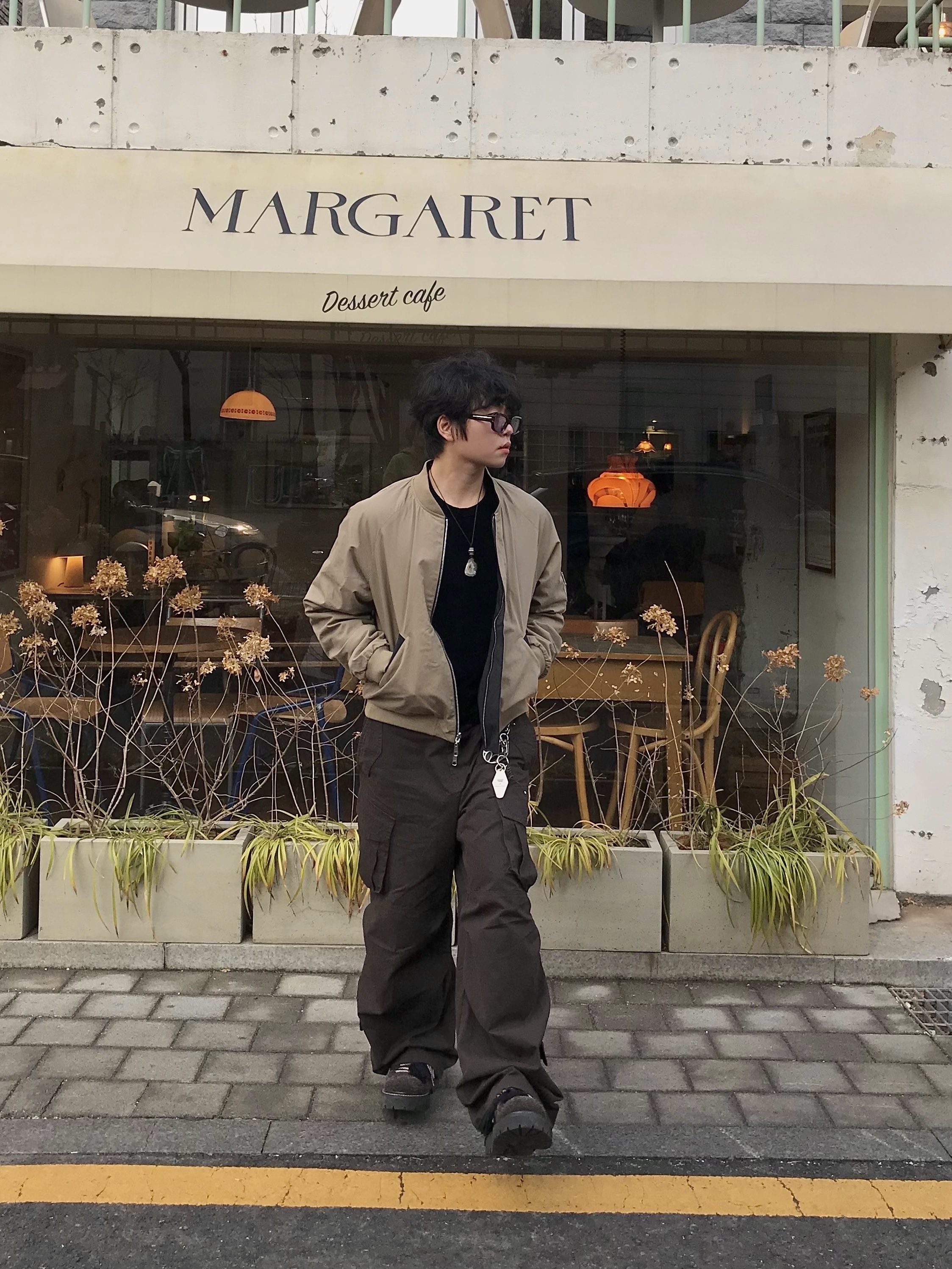 Flavorism VTG Washed Cargo Pants Washed Dark Brown, Libertiworko Librta Black 착용 스타일 - 7