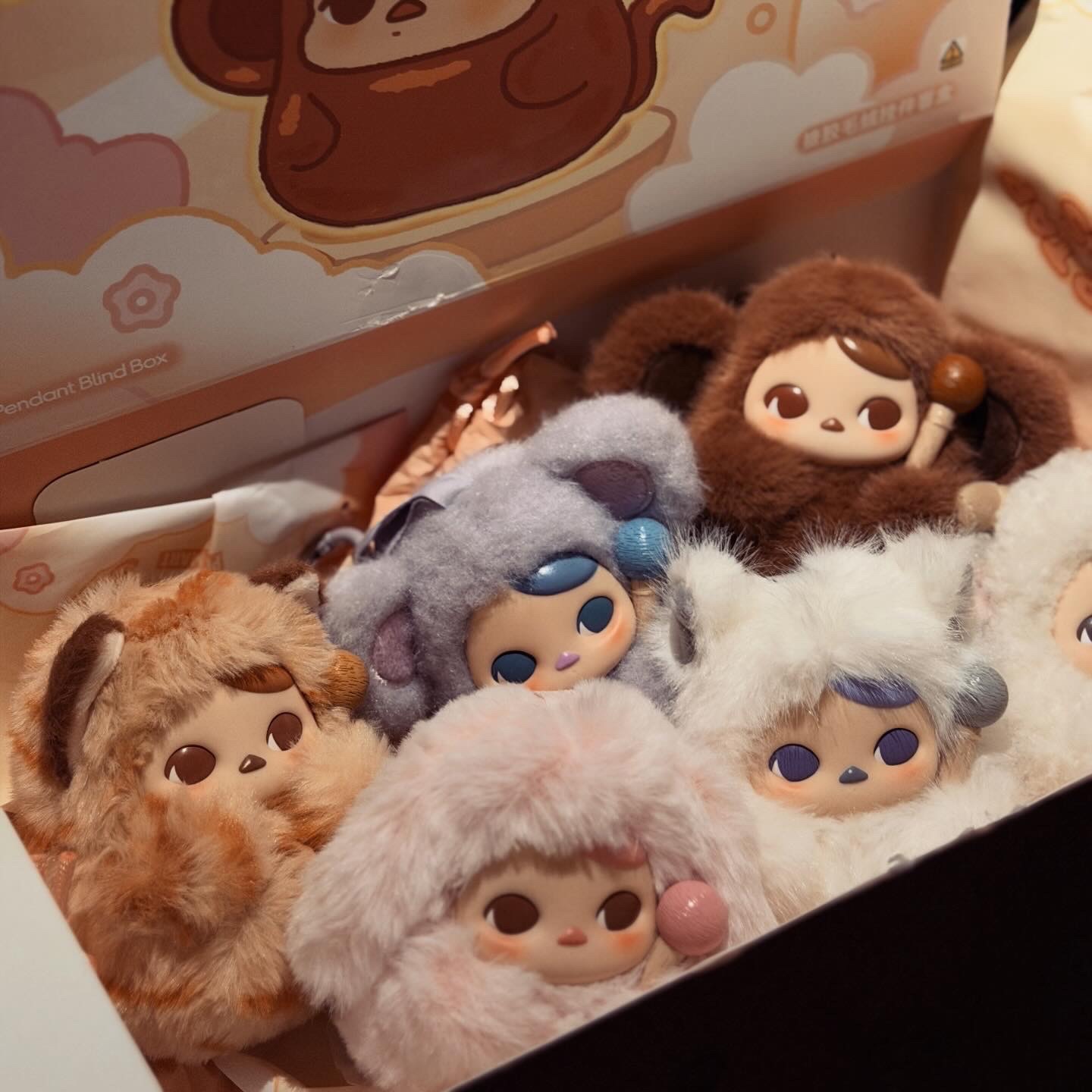 Pop Mart Pucky Tap Tap Babies Series Vinyl Plush Pendant Sealed Case (6 Blind Boxes), Pop Mart Pucky Tap Tap Babies Series Vinyl Plush Pendant Sealed Case (1 Blind Box) 착용 스타일 - 1