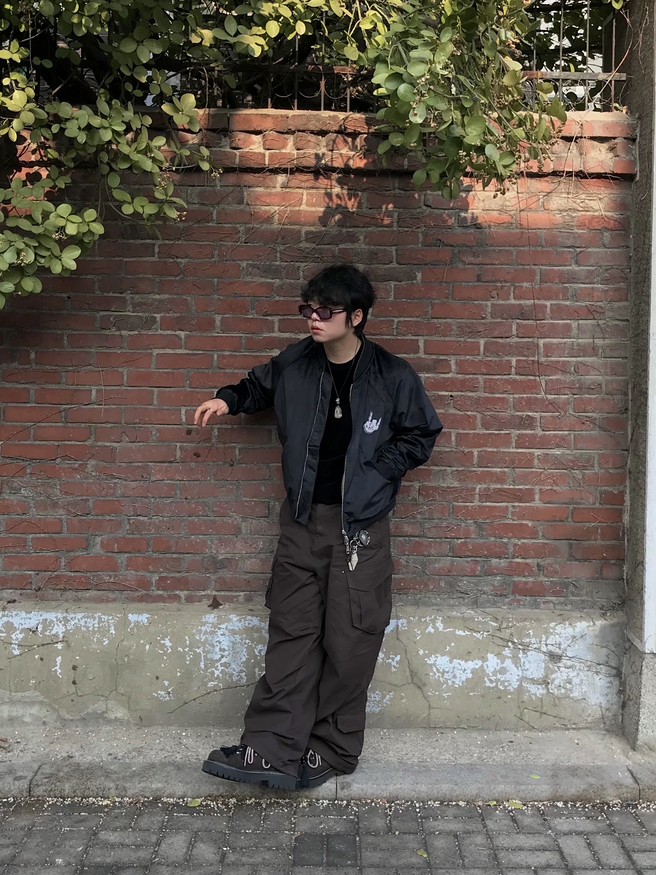 Flavorism VTG Washed Cargo Pants Washed Dark Brown, Libertiworko Librta Black 착용 스타일 - 5