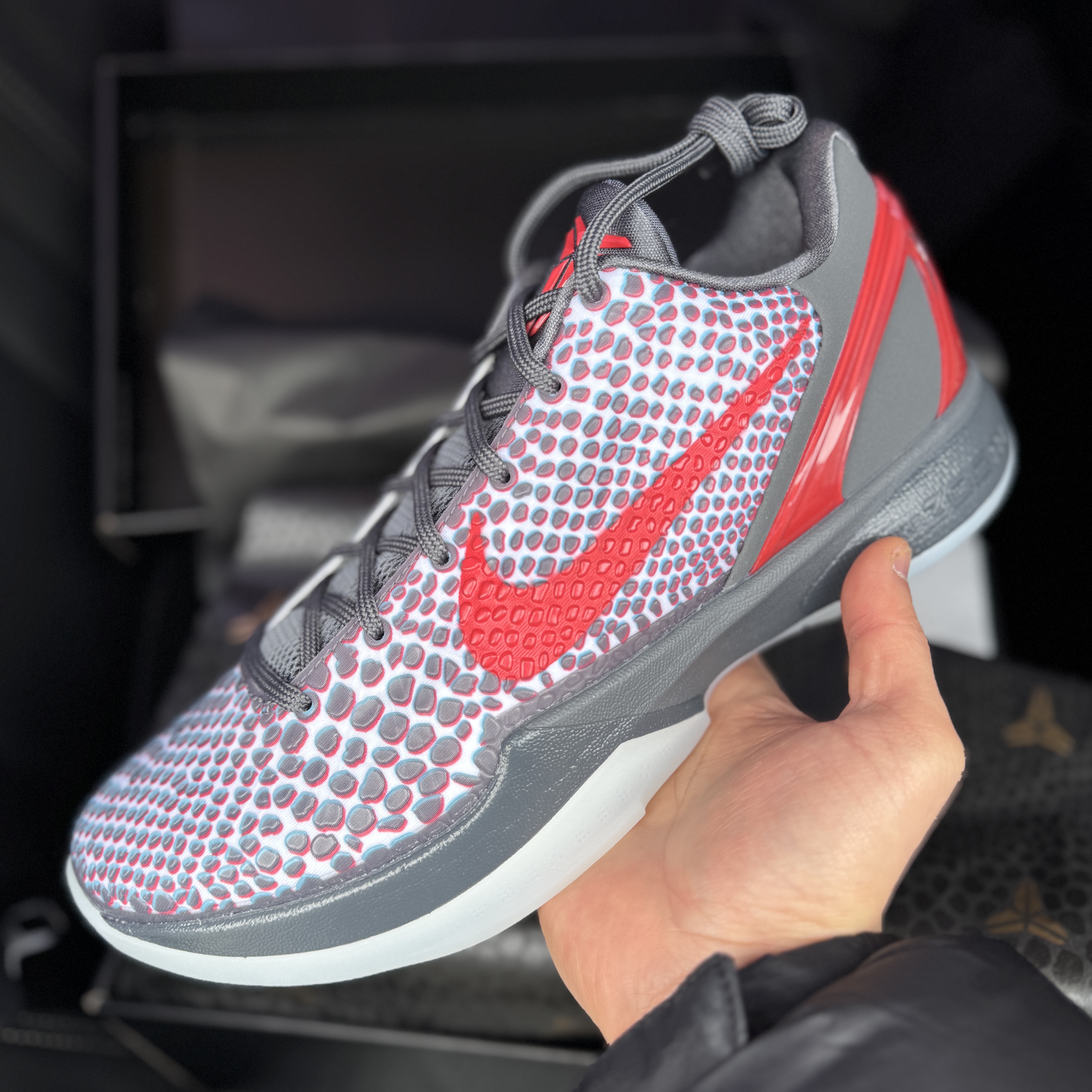 Nike Kobe 6 Protro 3D Dark Grey Chlorine Blue 착용 스타일 - 1