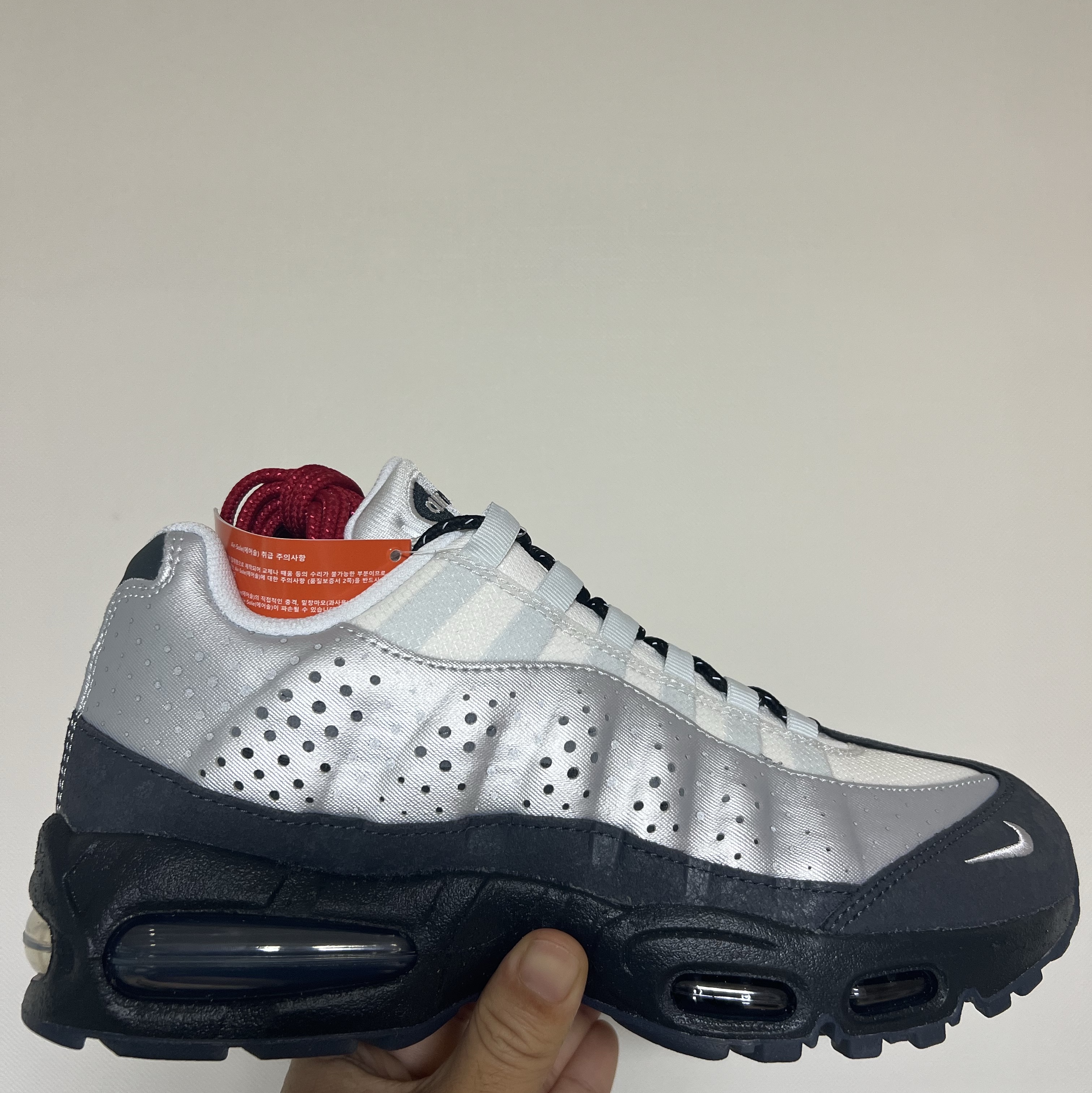 Nike Air Max 95 Big Bubble Seongsu Photon Dust Metallic Silver 착용 스타일 - 1