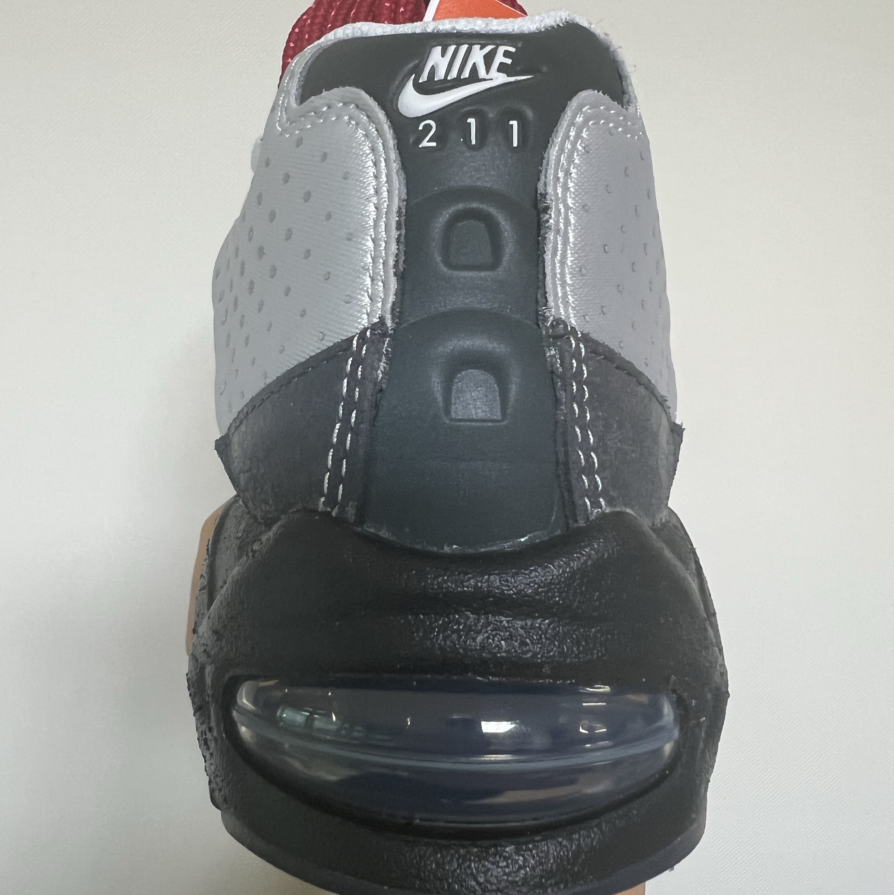 Nike Air Max 95 Big Bubble Seongsu Photon Dust Metallic Silver 착용 스타일 - 3