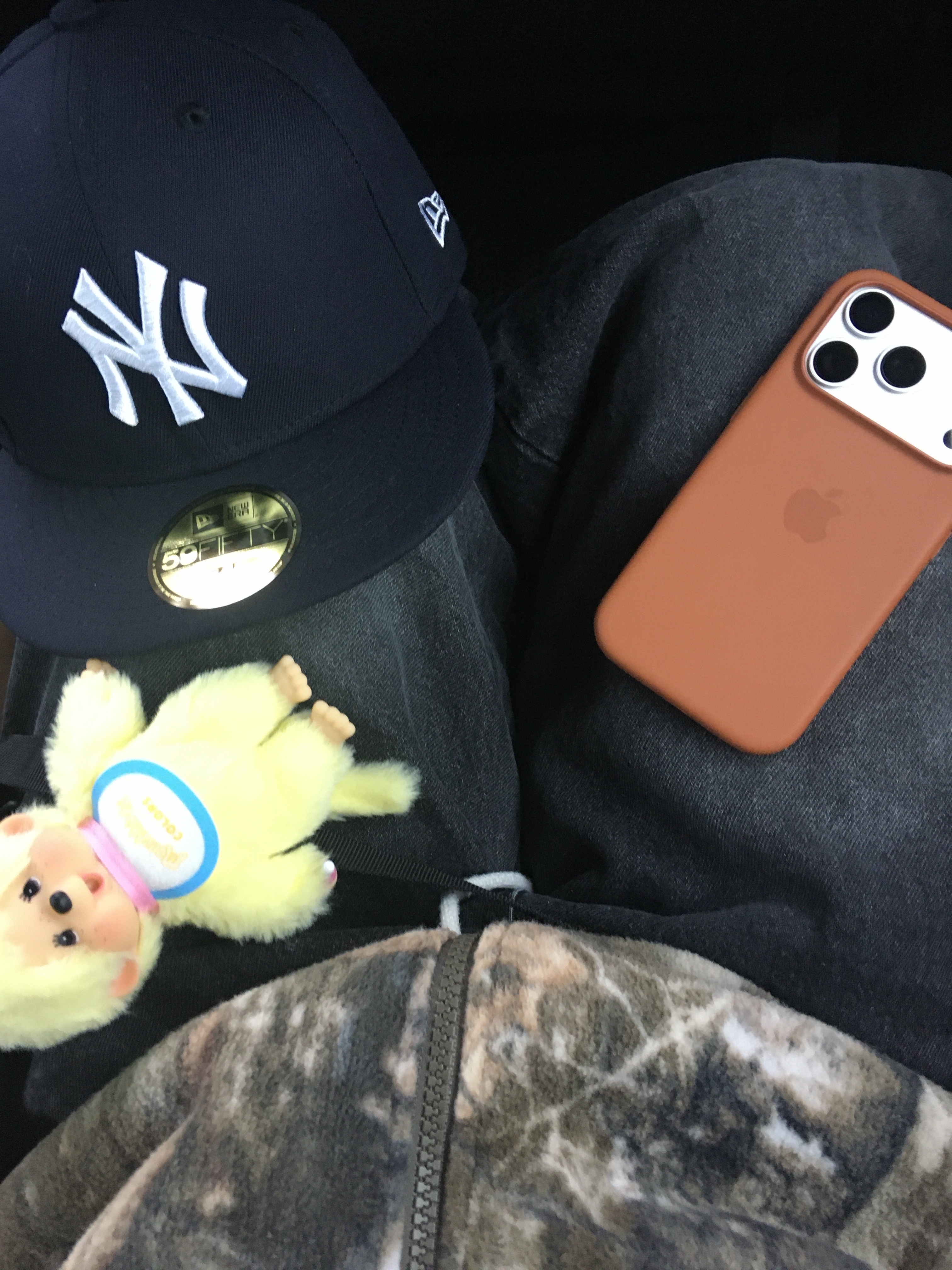 ersco Leopard Baggy Trousers Khaki, Monchhichi COLORS Keychain Yellow 착용 스타일 - 2