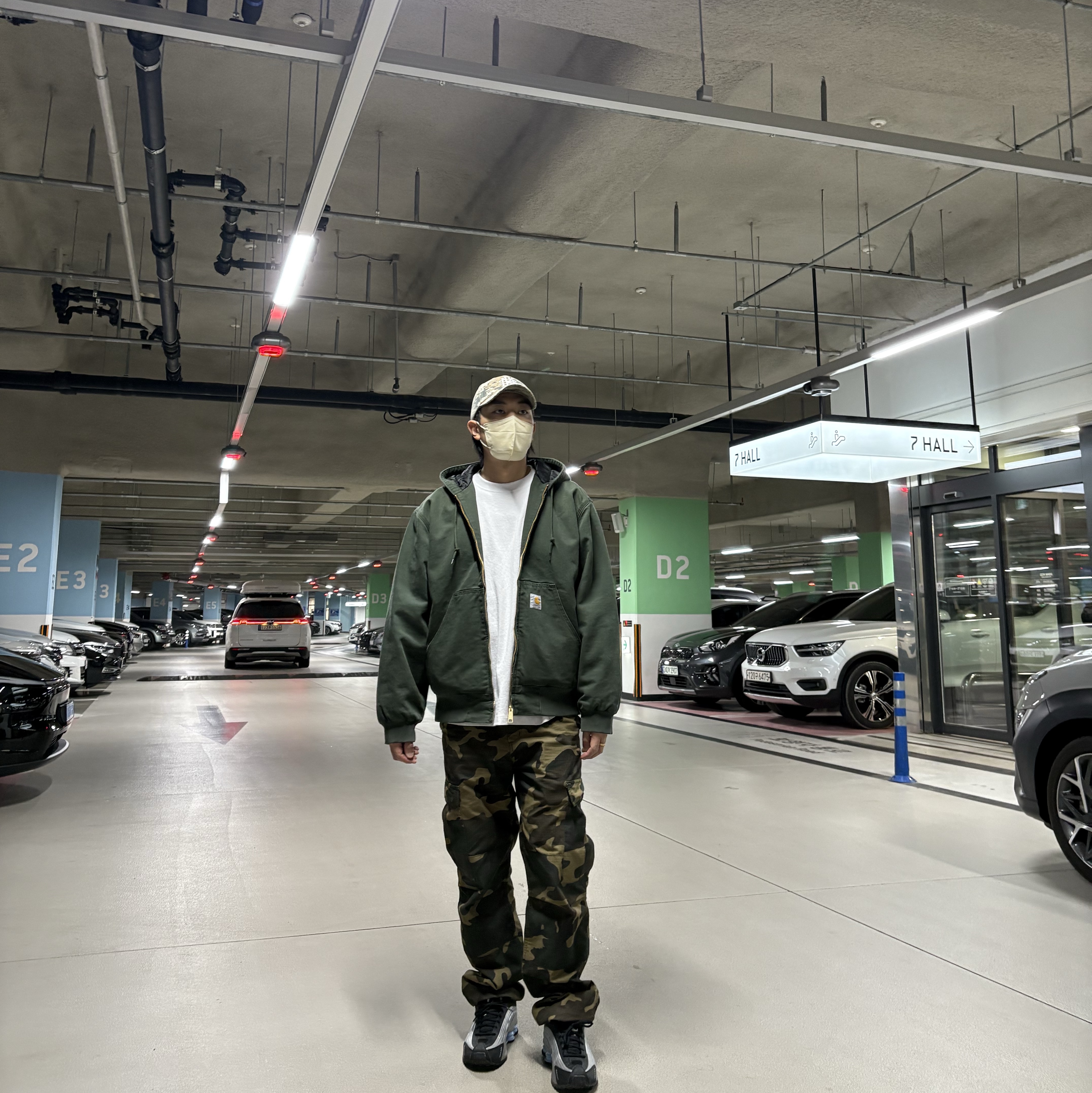Carhartt WIP OG Active Jacket Olive Stone Canvas 착용 스타일