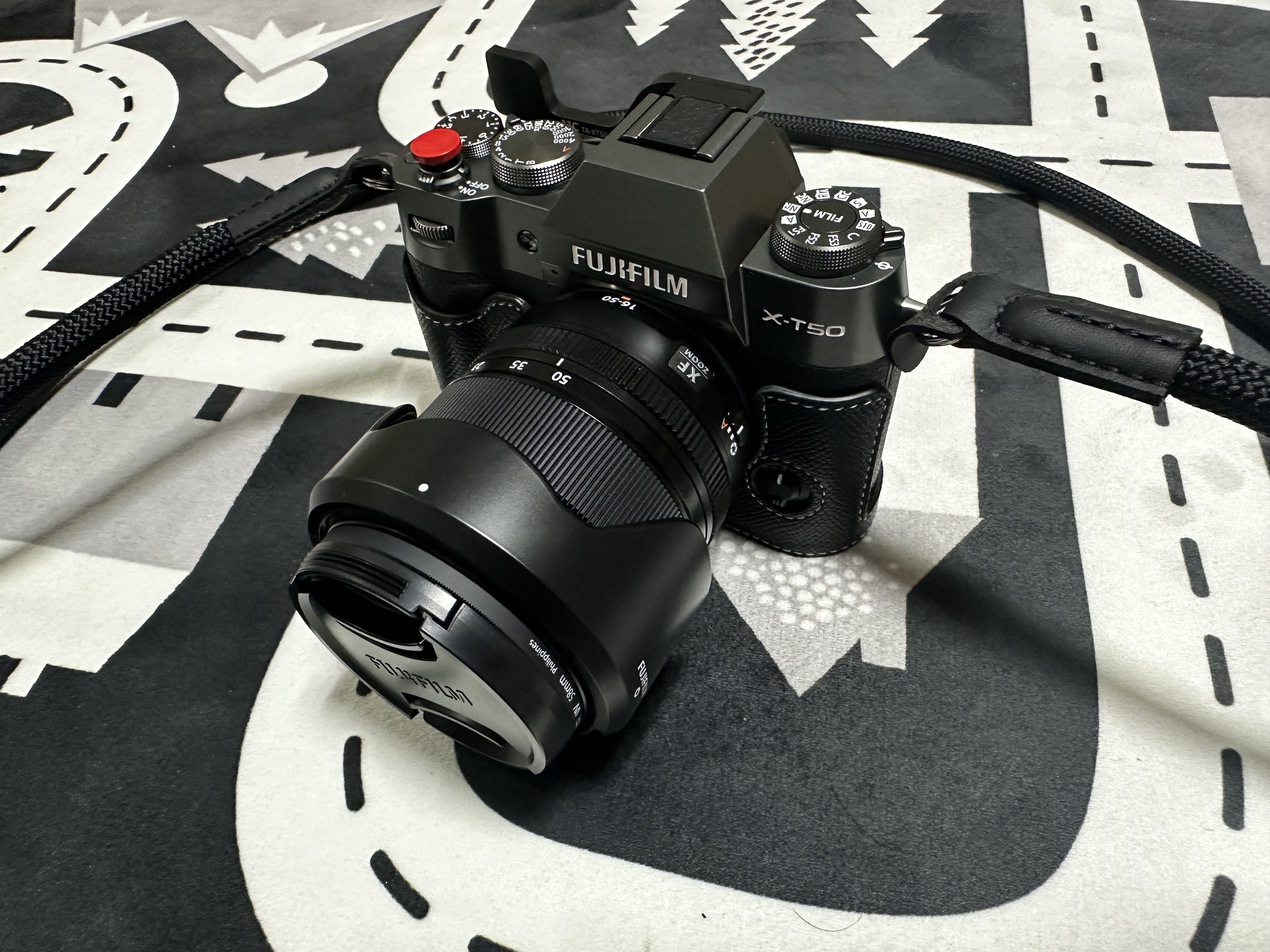 Fujifilm X-T50 + 16-50mm Kit Charcoal 착용 스타일 - 1