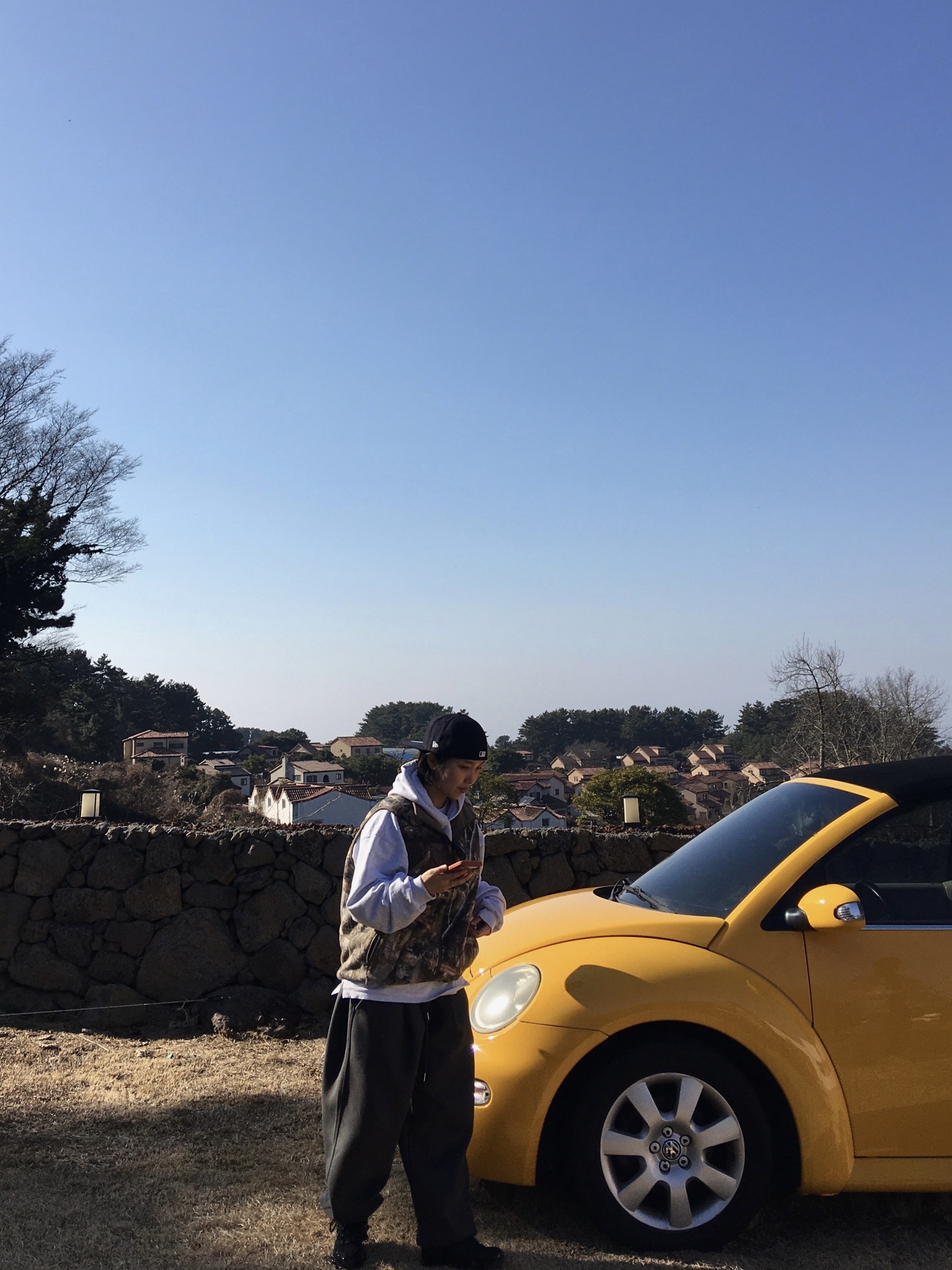 ersco Leopard Baggy Trousers Khaki, Monchhichi COLORS Keychain Yellow 착용 스타일 - 4