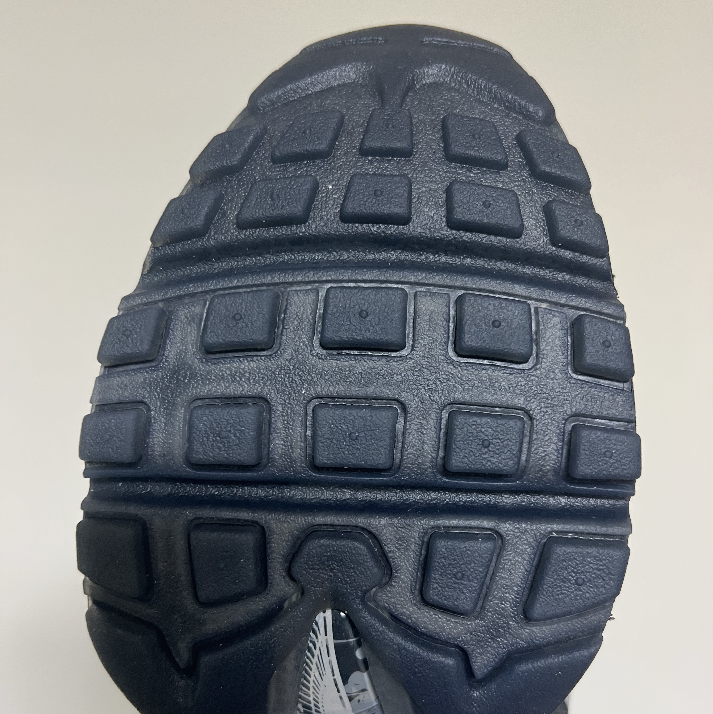 Nike Air Max 95 Big Bubble Seongsu Photon Dust Metallic Silver 착용 스타일 - 5