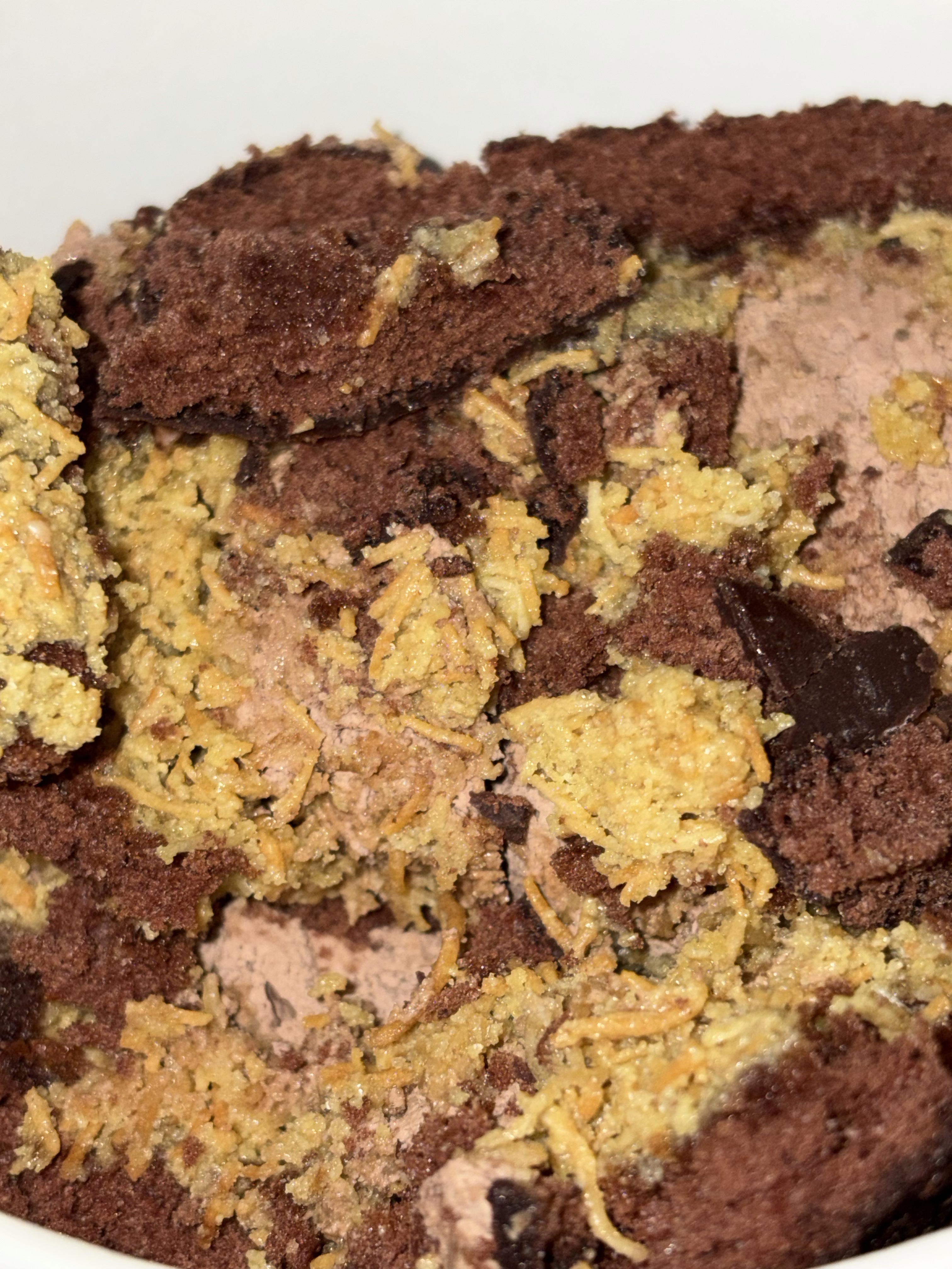 [KREAM 단독] tongtonge Dubai Style Chocolate Roll Cake 착용 스타일