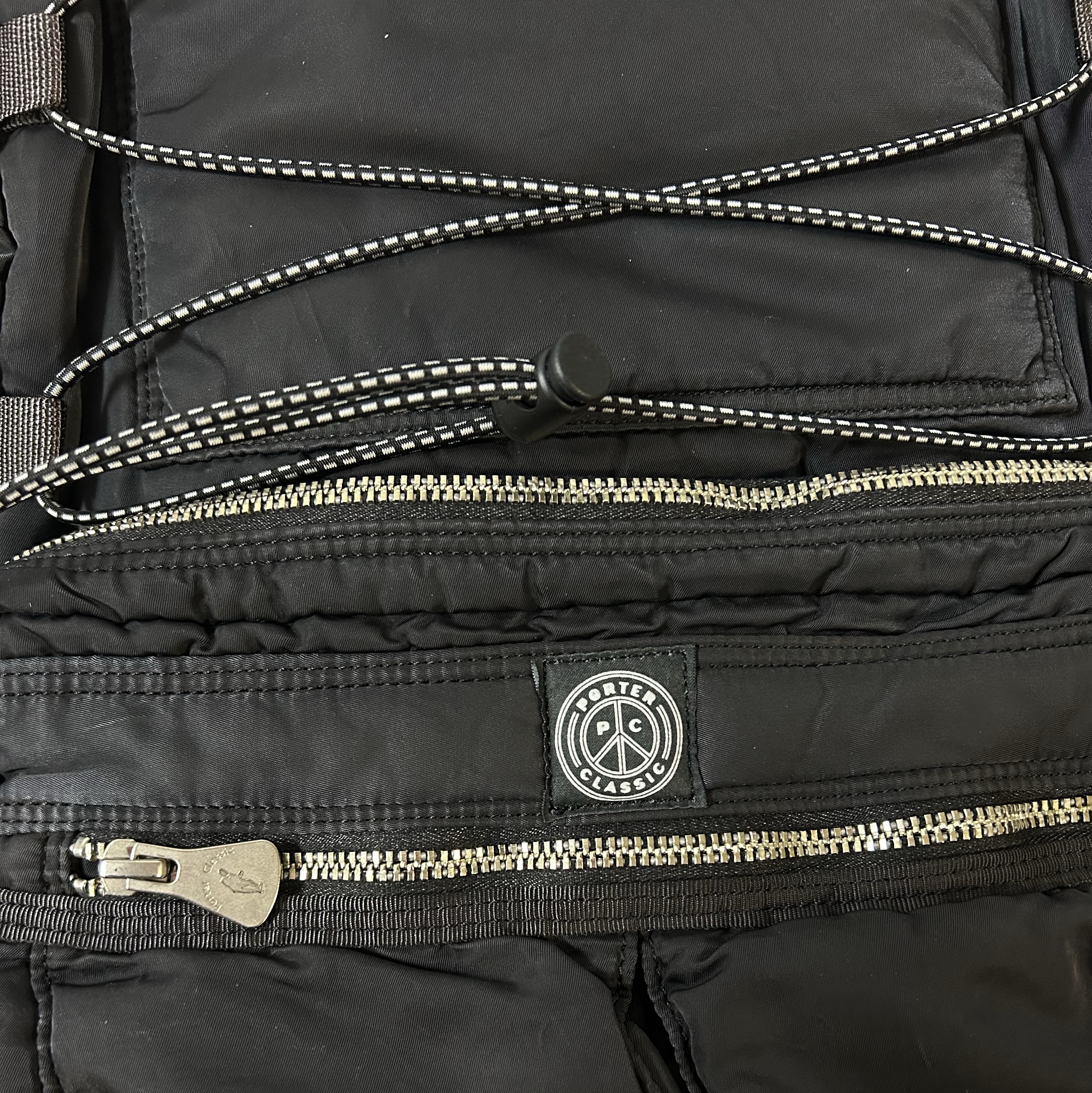 Porter Classic Super Nylon Day Pack L Black 착용 스타일