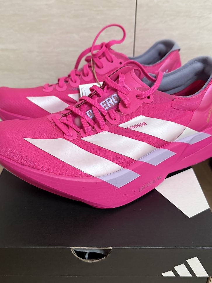 (W) Adidas Adizero Adios Pro 4 Shock Pink Zero Metalic 착용 스타일 - 4
