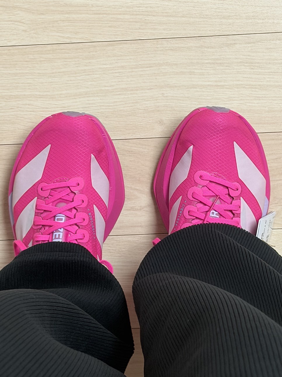 (W) Adidas Adizero Adios Pro 4 Shock Pink Zero Metalic 착용 스타일 - 2