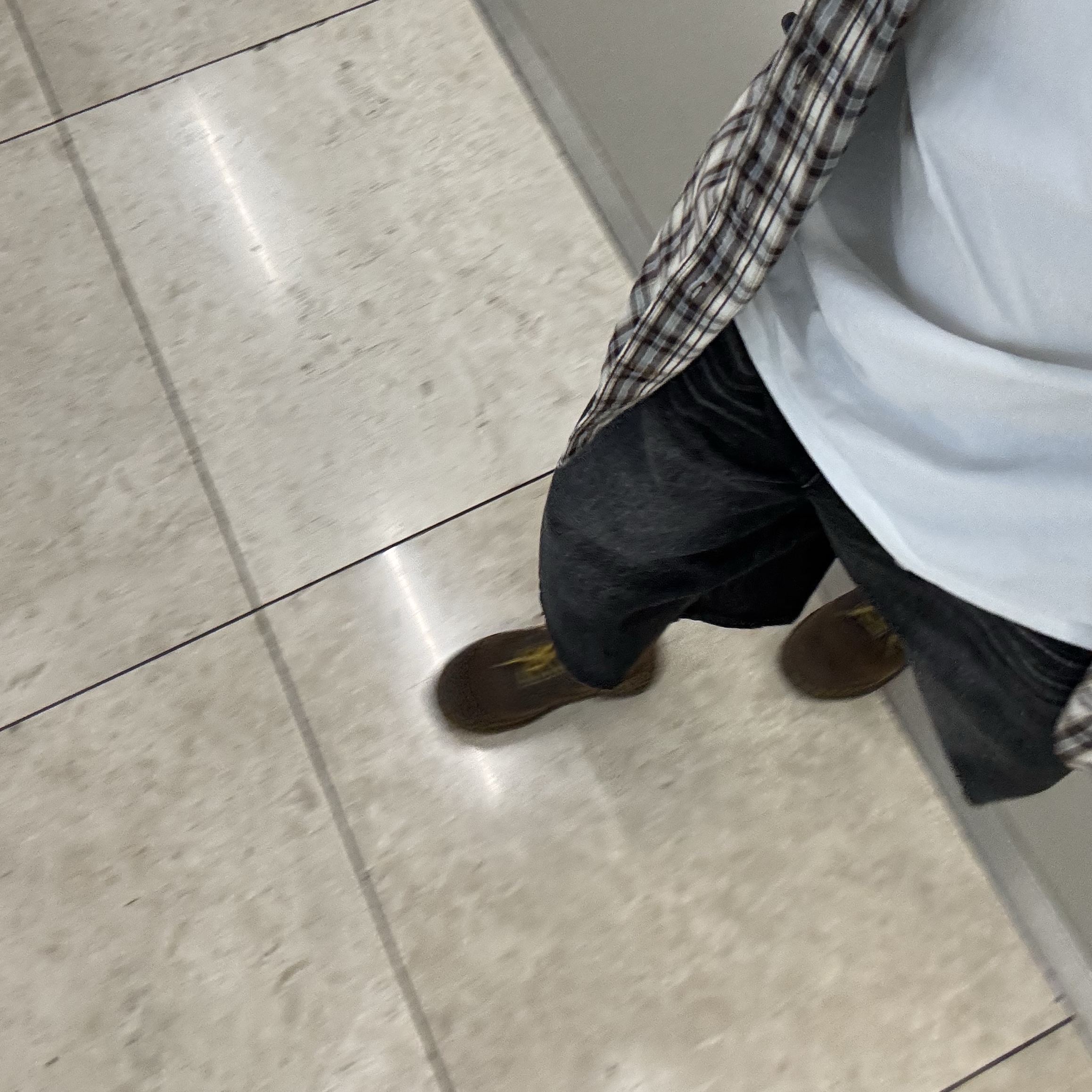 Dr. Martens 1460 Crazy Horse Brown 착용 스타일 - 3