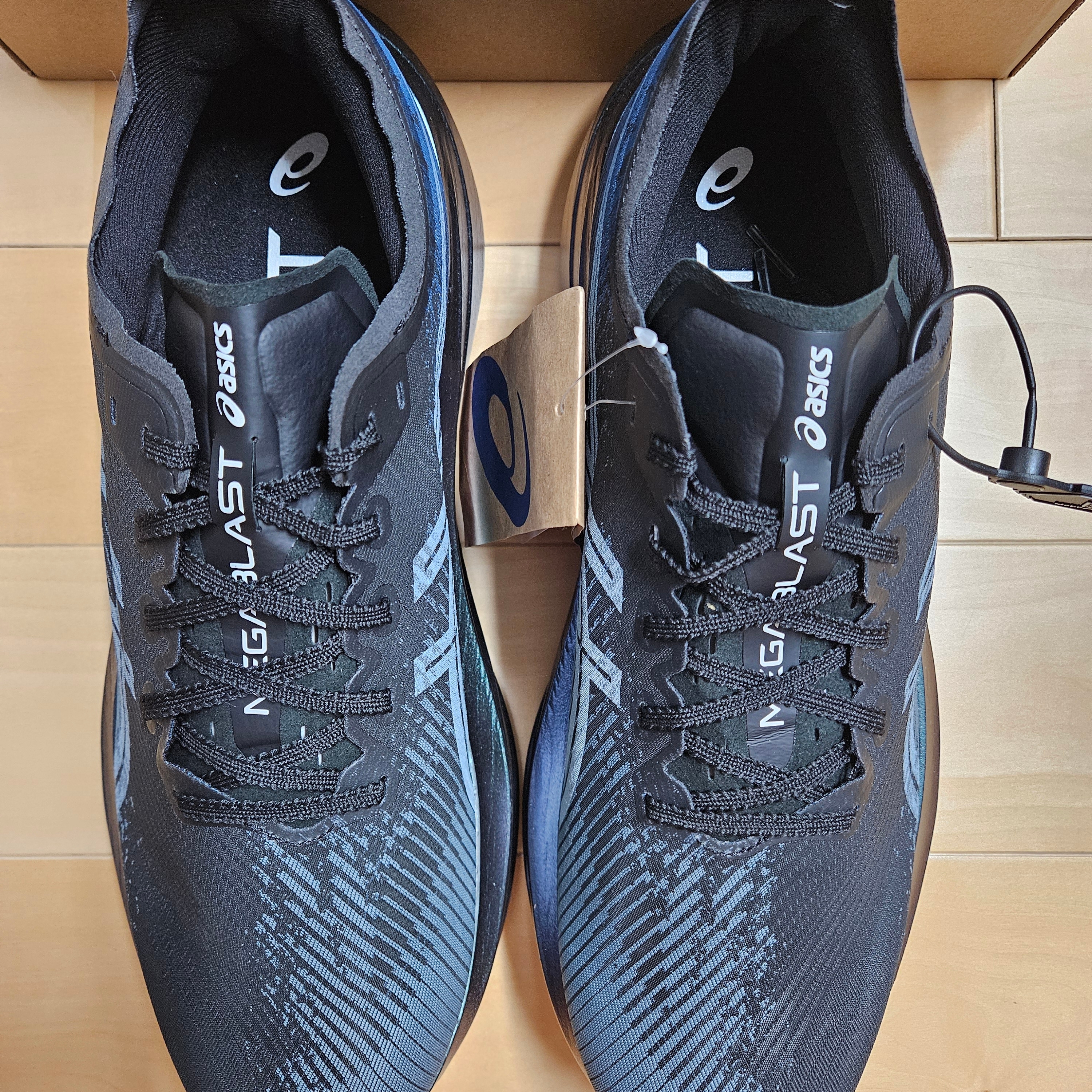 Asics Megablast Black White 착용 스타일 - 4